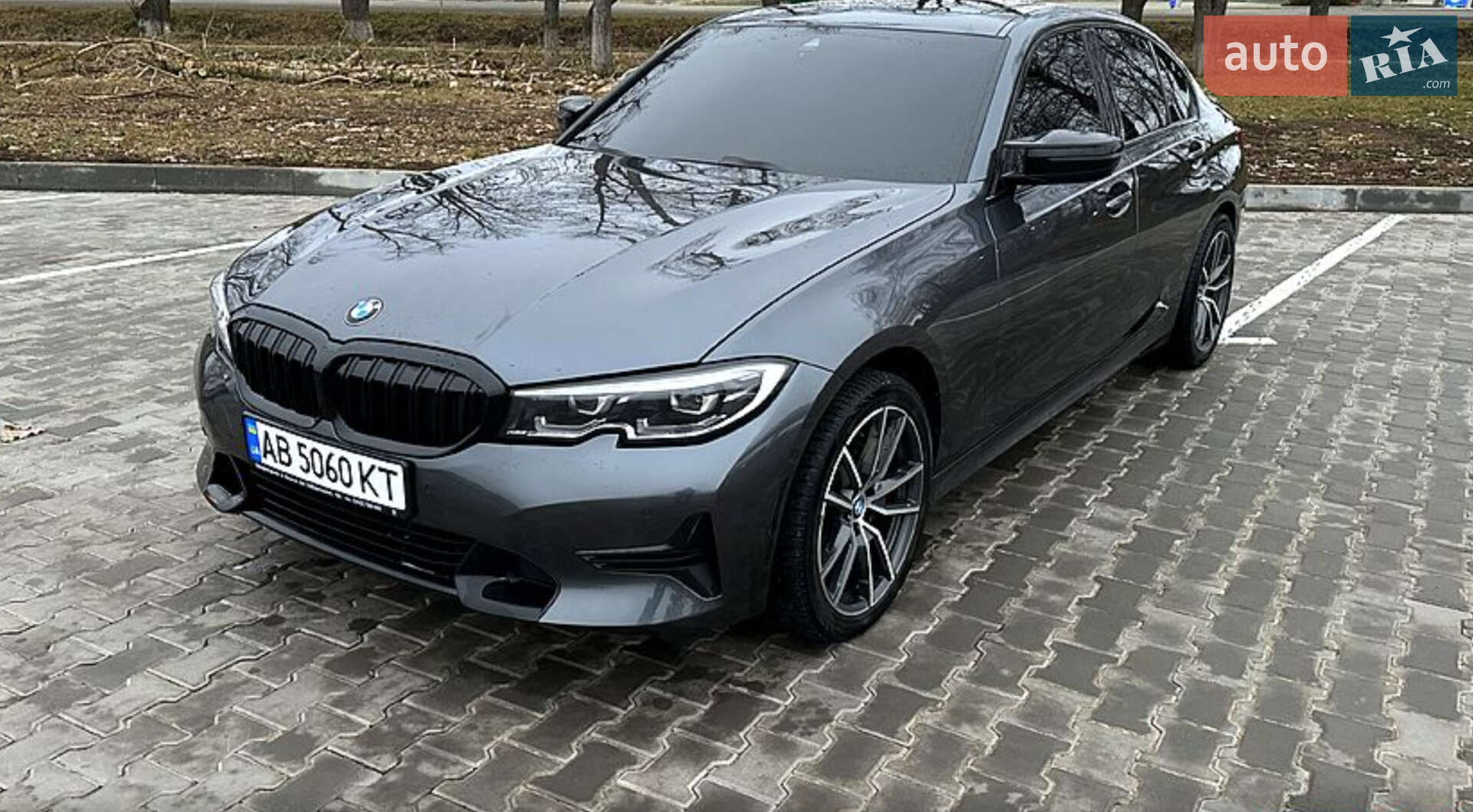 BMW 330XI 2019
