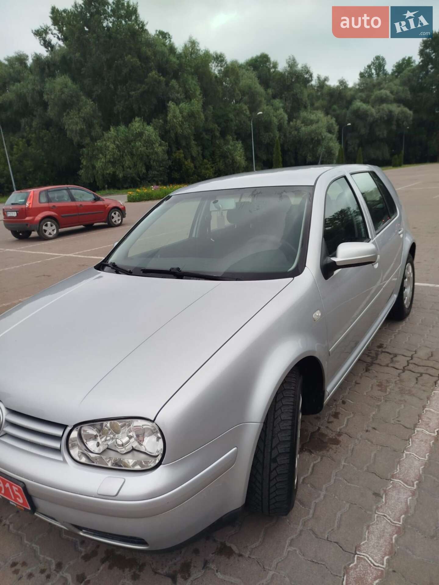 VOLKSWAGEN GOLF 2003