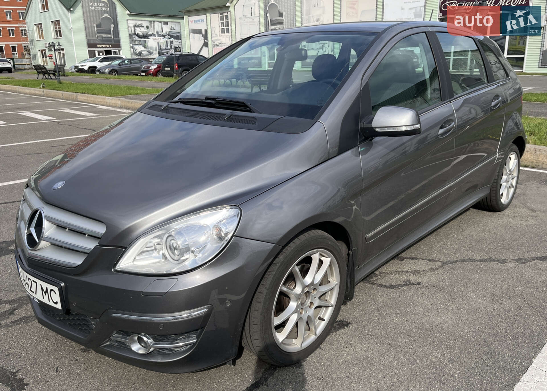 MERCEDES-BENZ B 180 2010