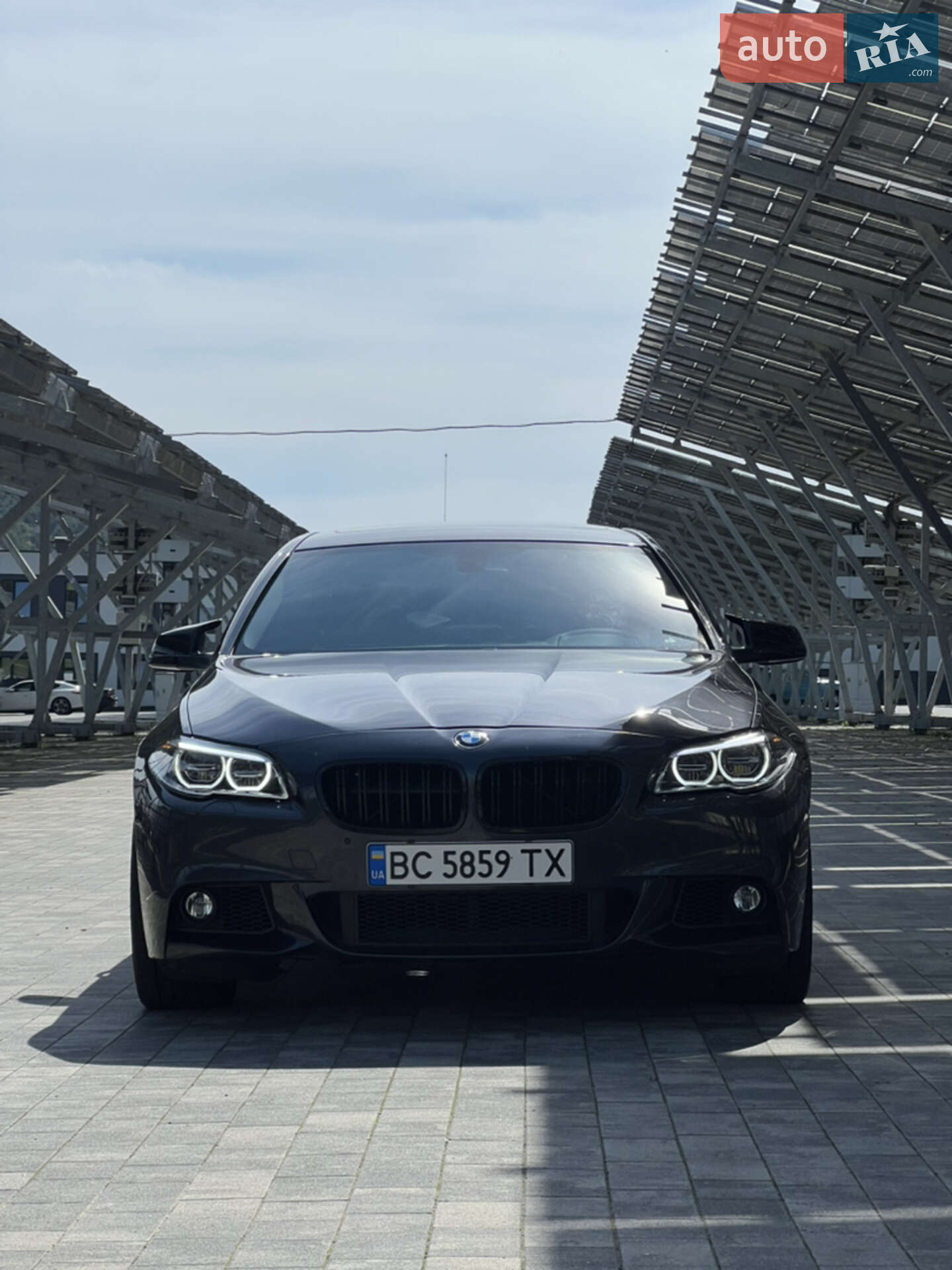 Головне фото звіту автомобіля BMW 528I 2012
