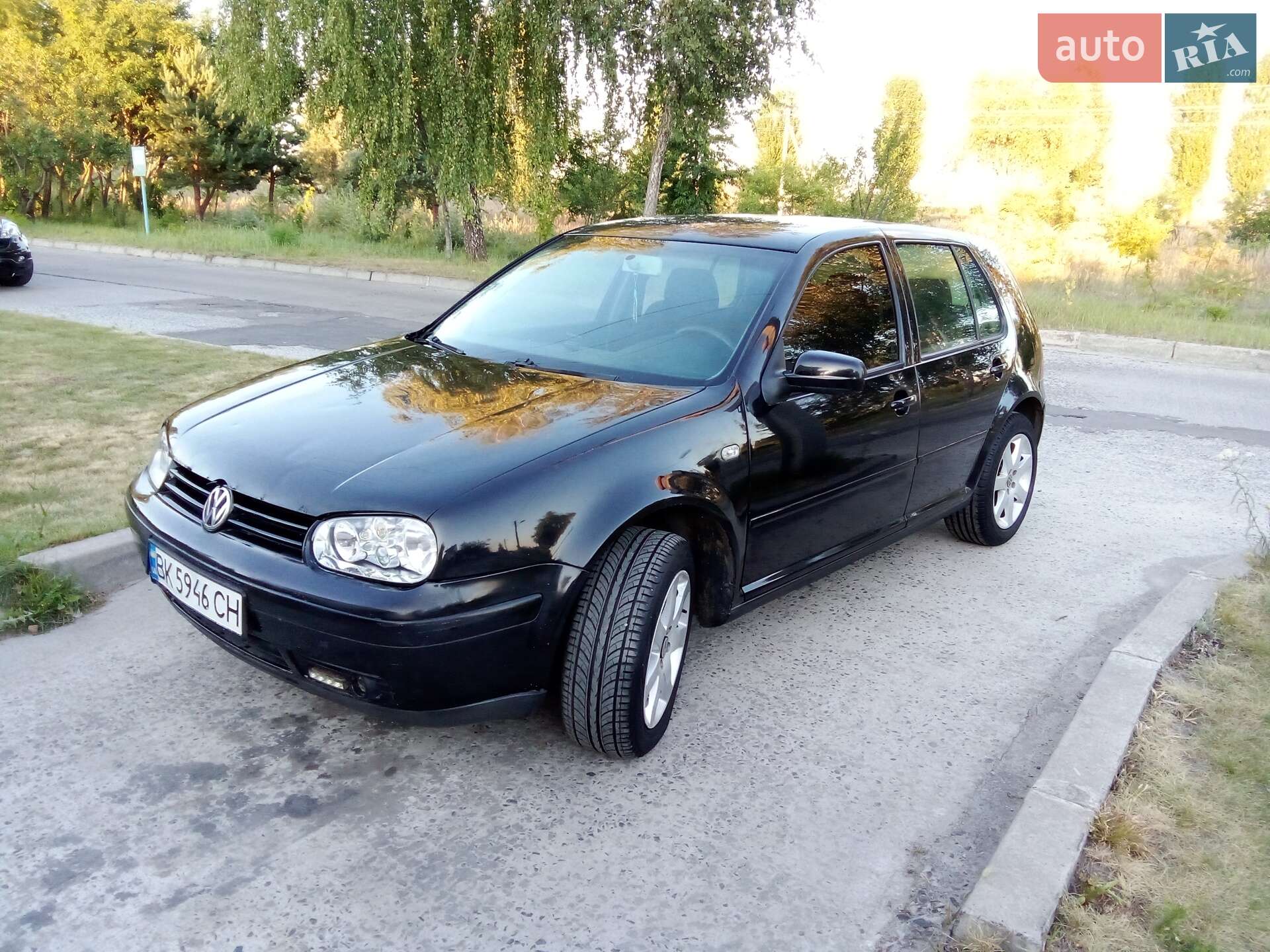 VOLKSWAGEN GOLF 2003