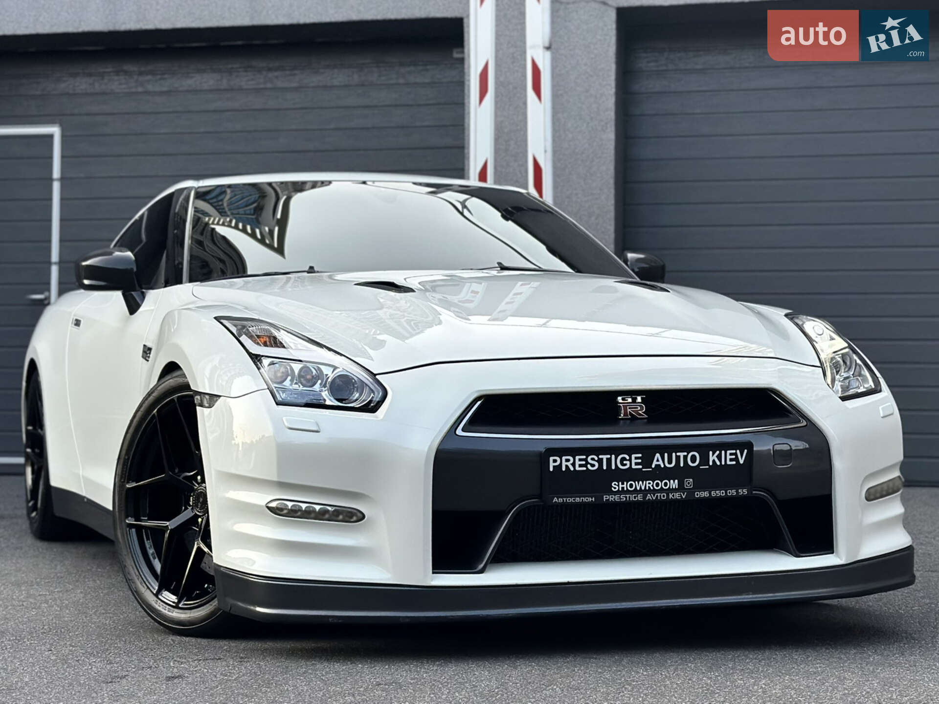 NISSAN GT-R 2013