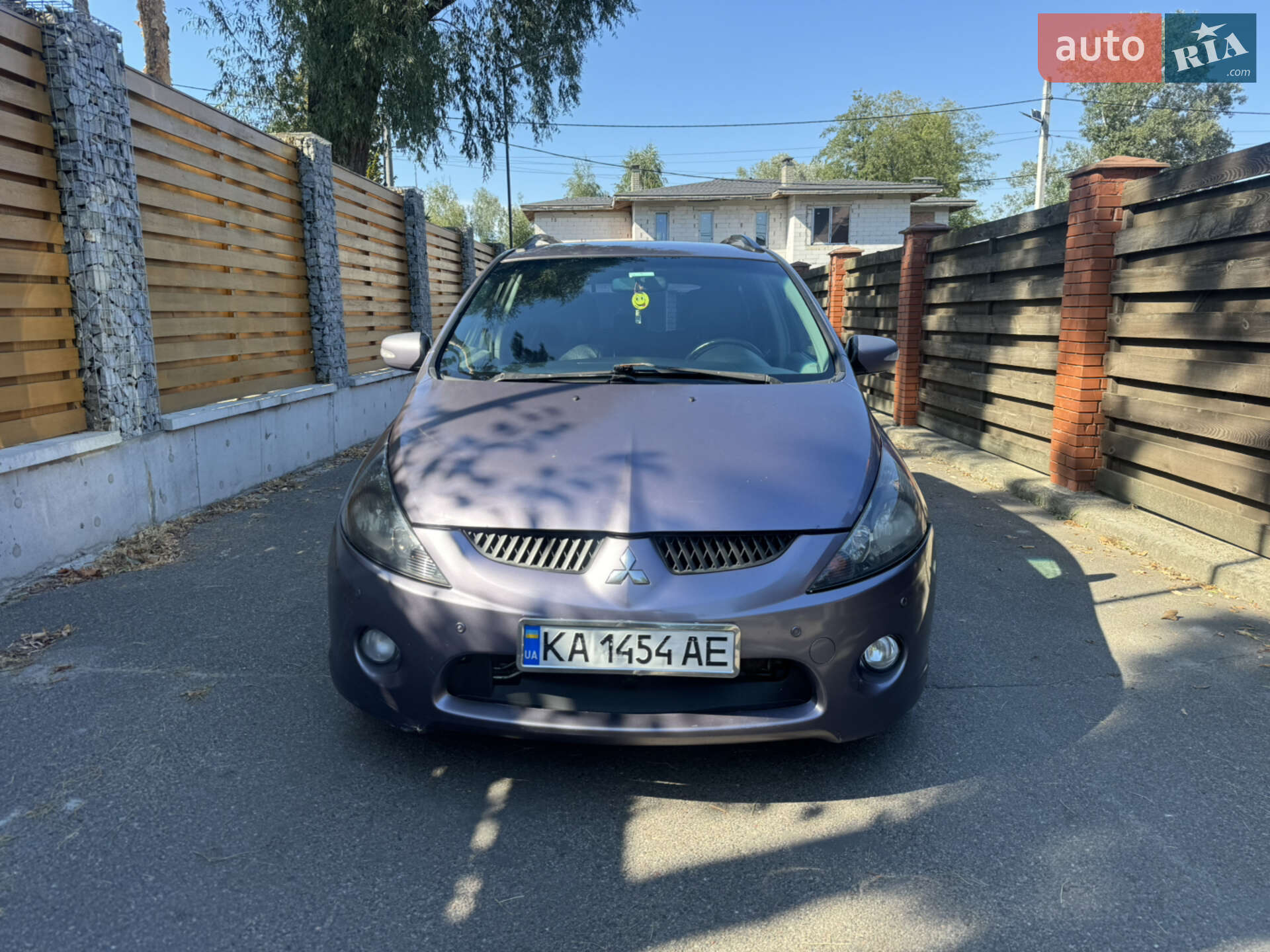 MITSUBISHI GRANDIS 2004