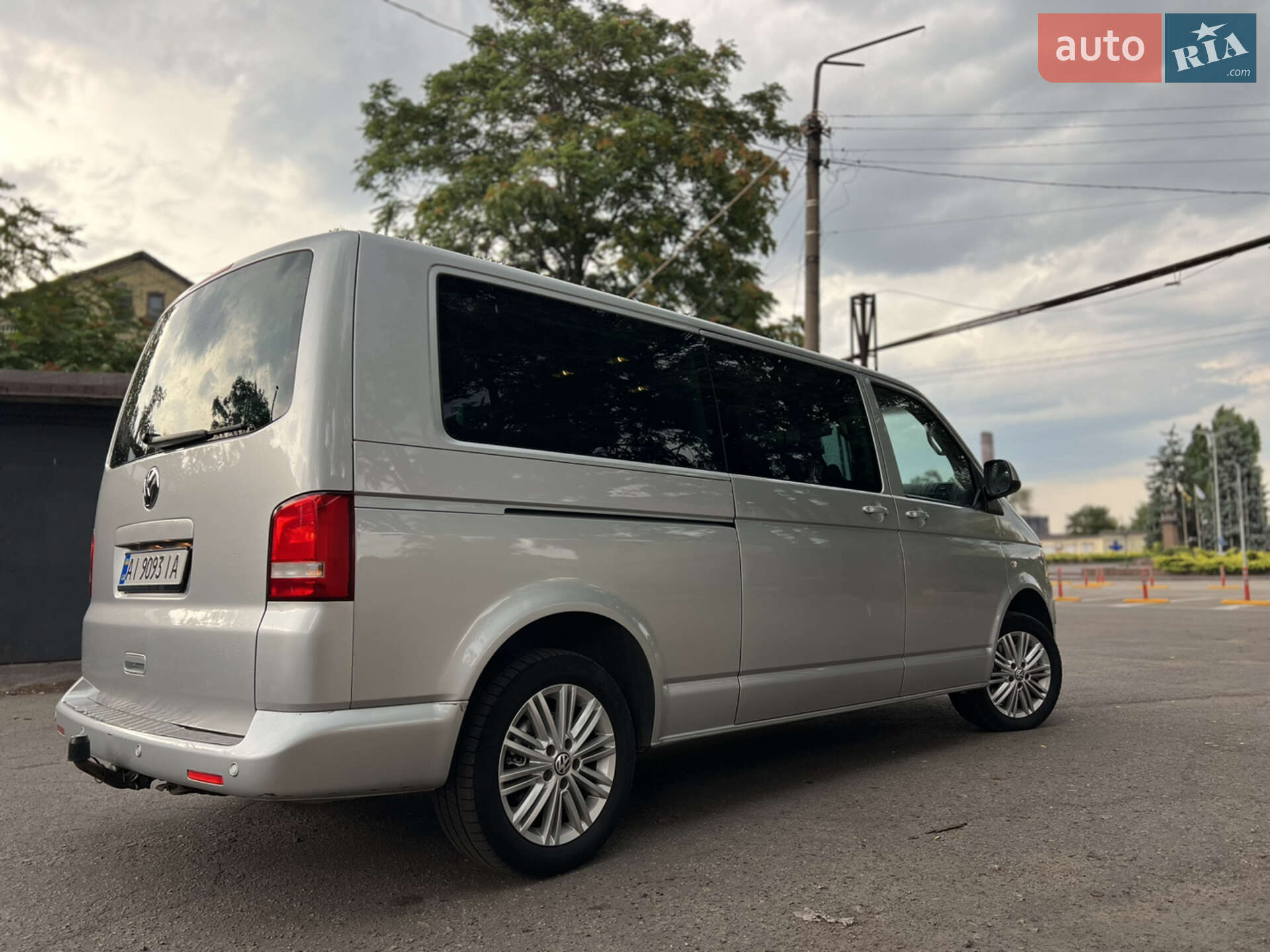 VOLKSWAGEN CARAVELLE 2010