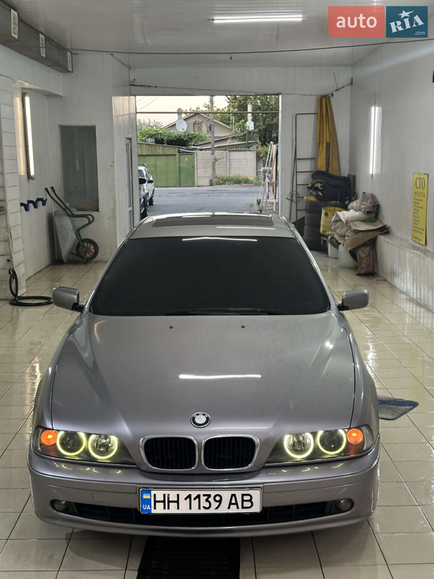 BMW 530I 2001