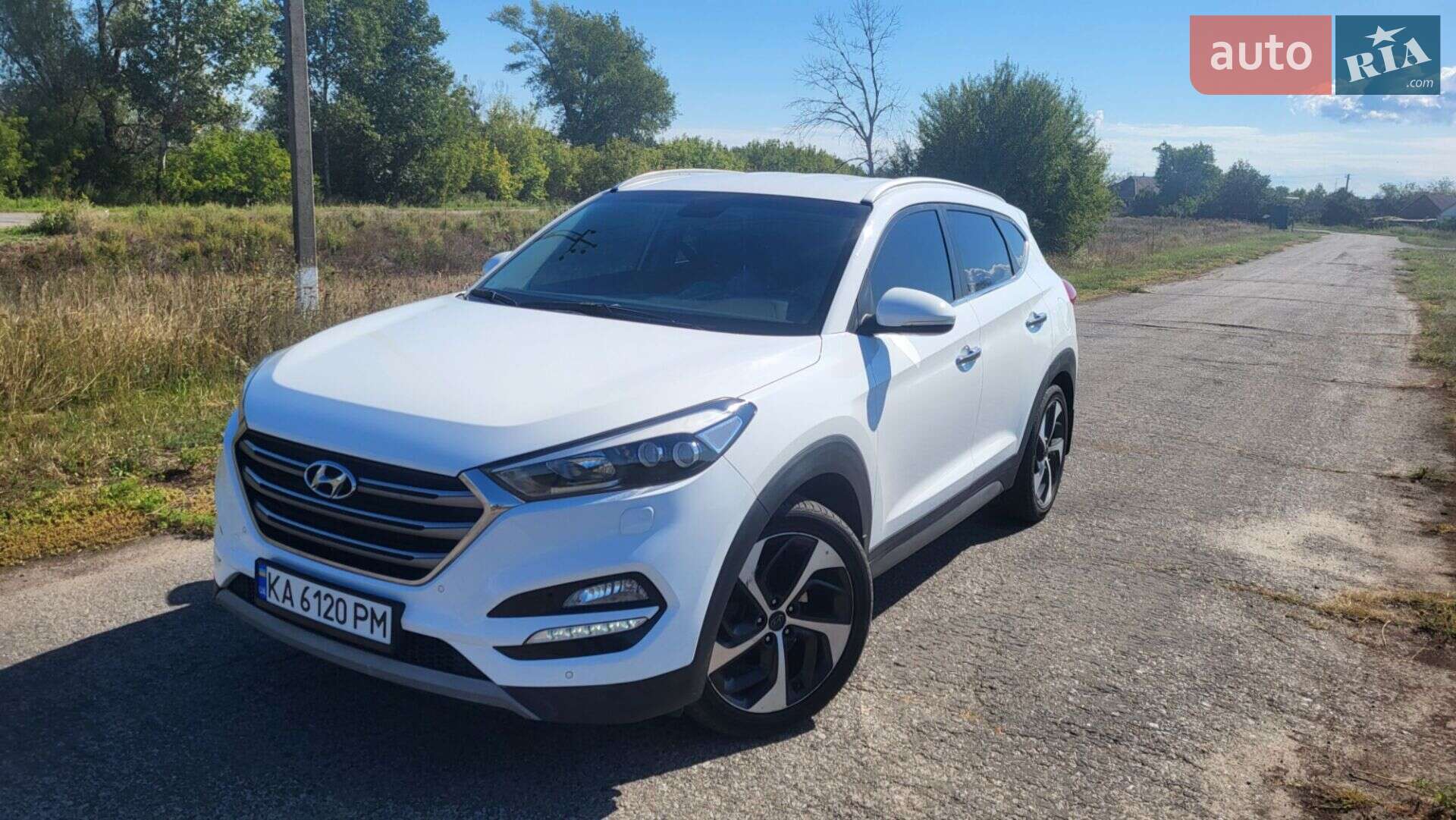 Головне фото звіту автомобіля HYUNDAI TUCSON 2016
