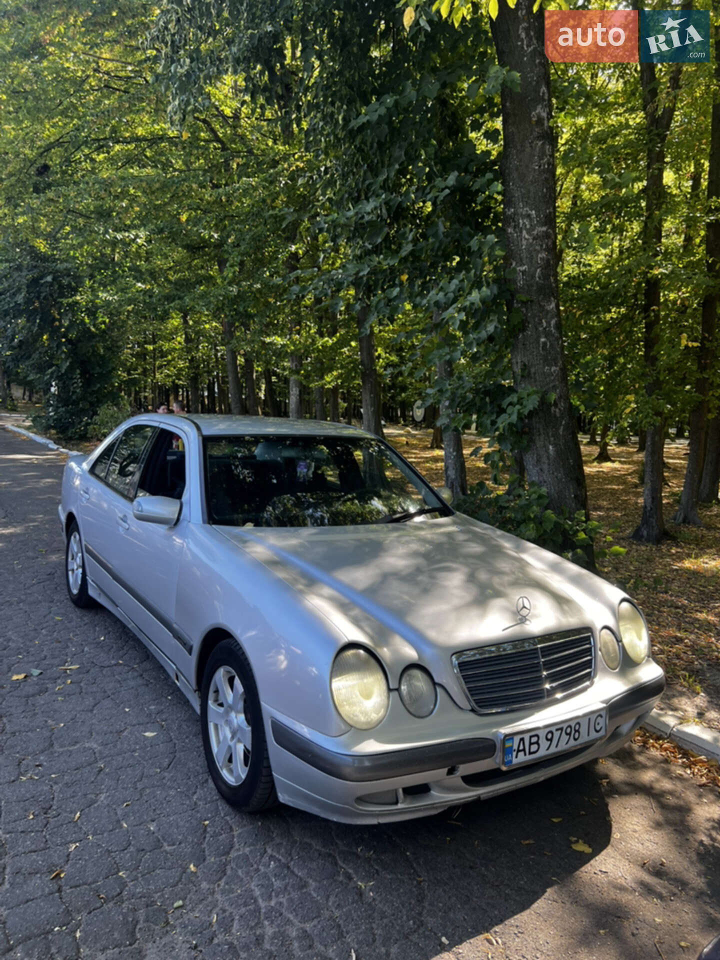 MERCEDES-BENZ E 200 2000