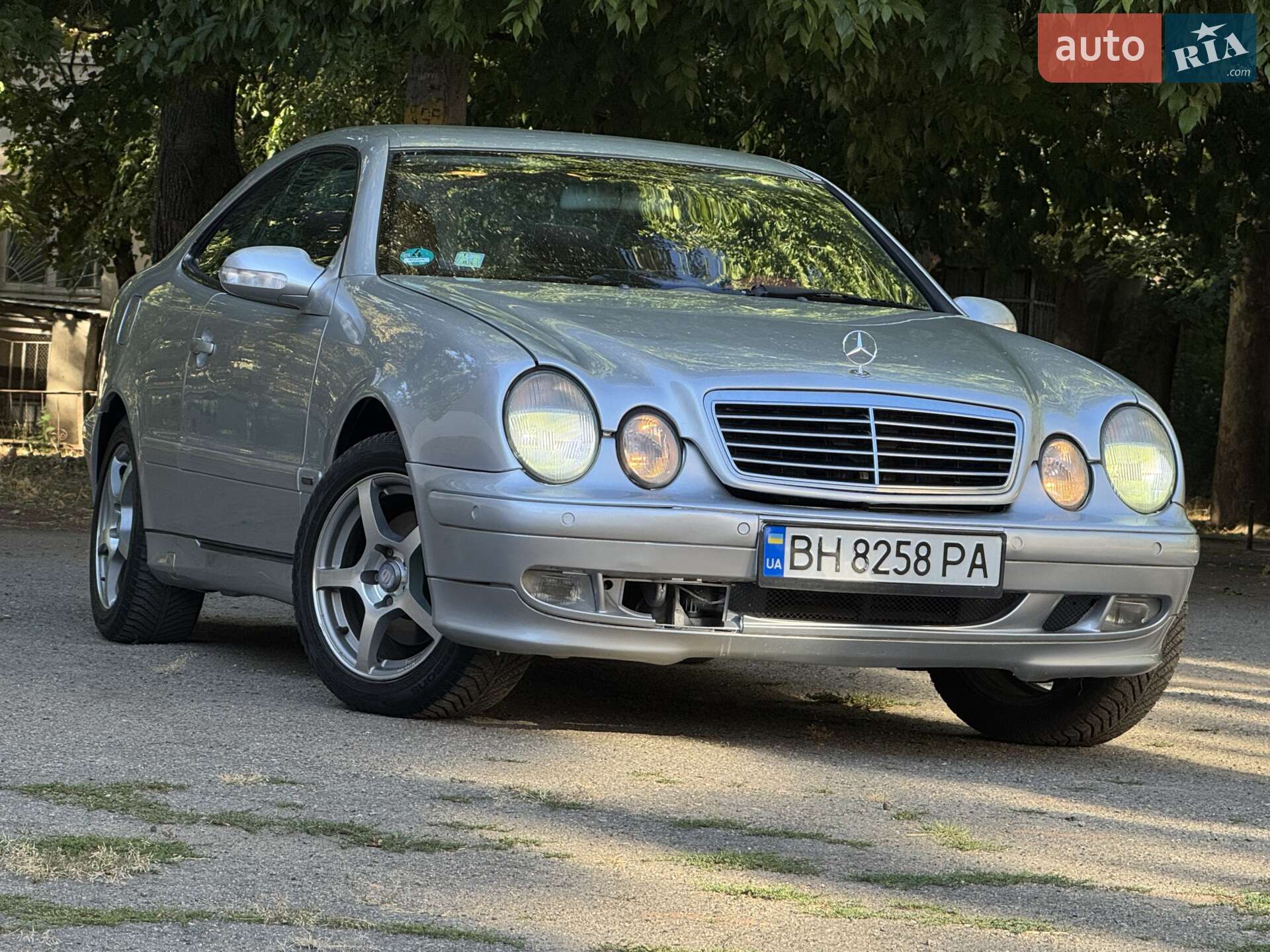 Головне фото звіту автомобіля MERCEDES-BENZ CLK 230 1999
