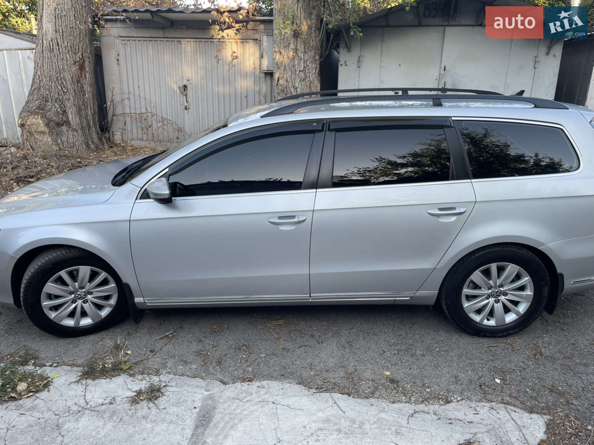 VOLKSWAGEN PASSAT 2011