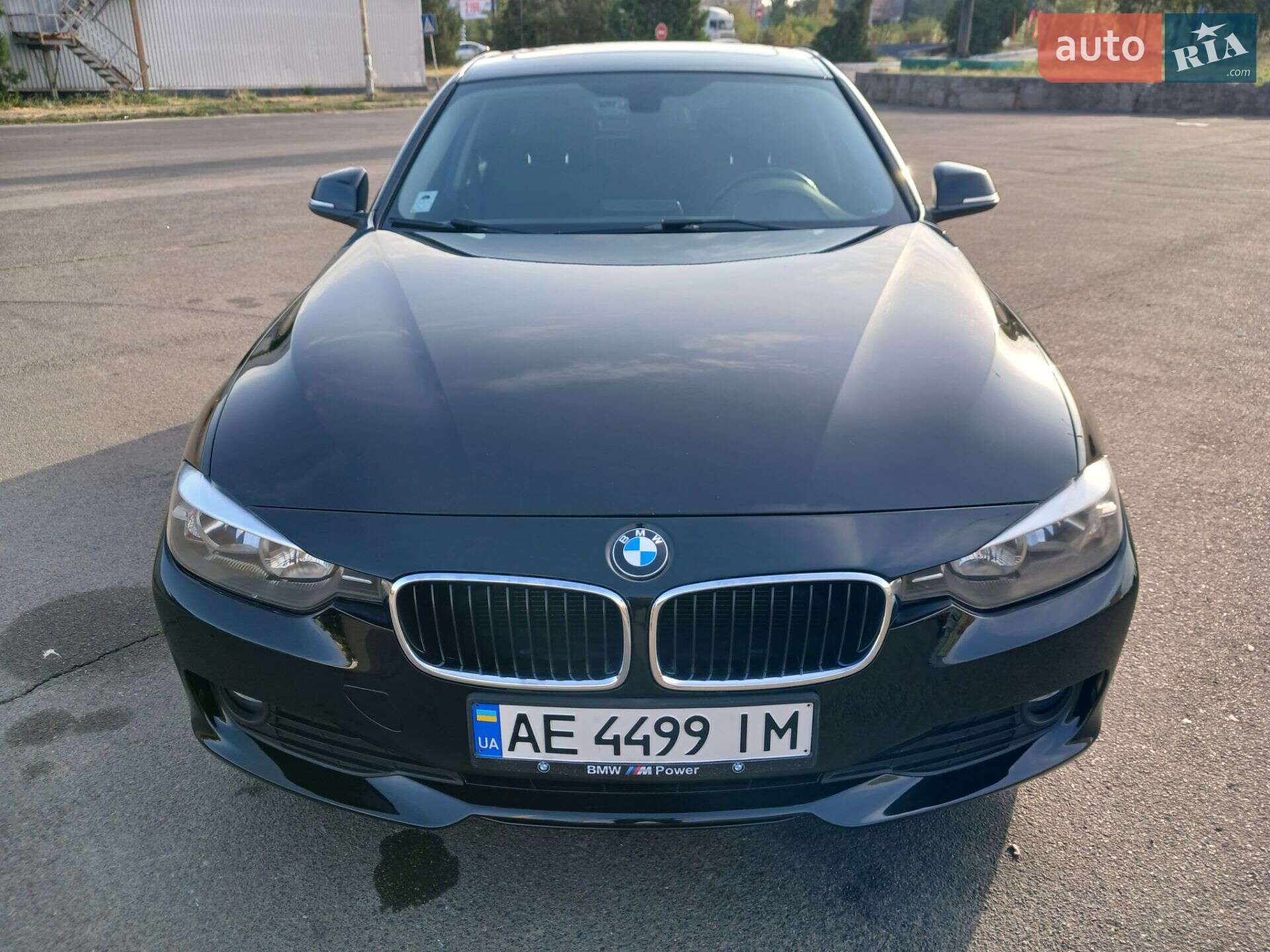 Головне фото звіту автомобіля BMW 320I 2015