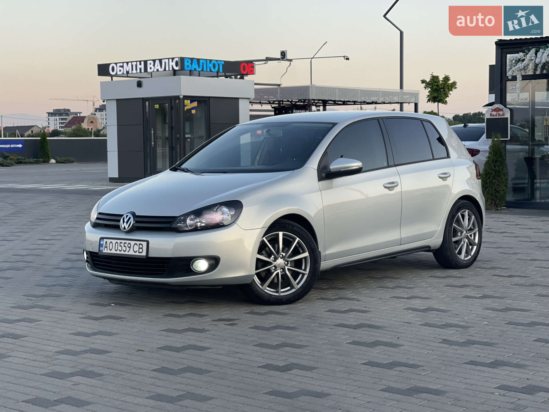 VOLKSWAGEN GOLF 2010