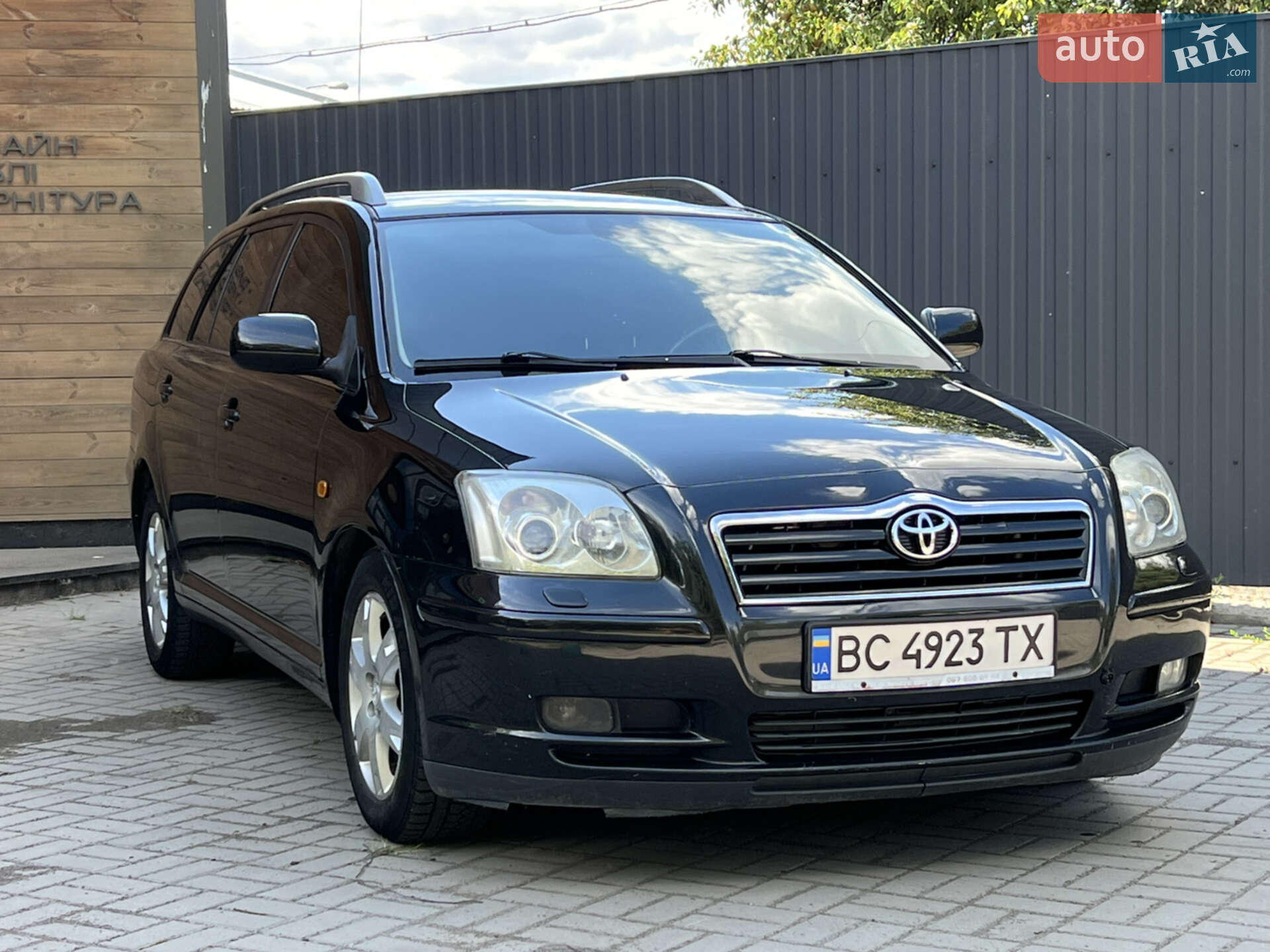Головне фото звіту автомобіля TOYOTA AVENSIS 2005