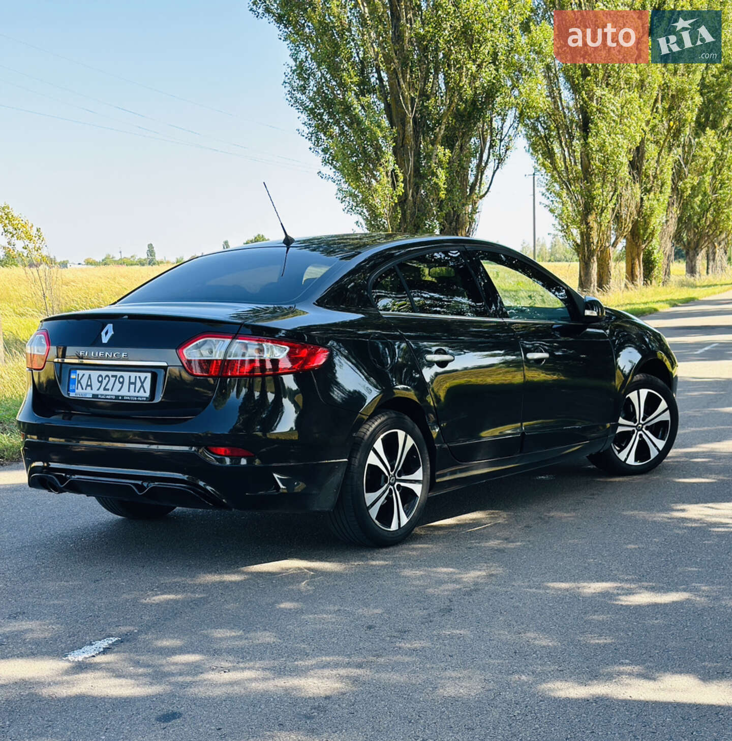 Головне фото звіту автомобіля RENAULT FLUENCE 2011