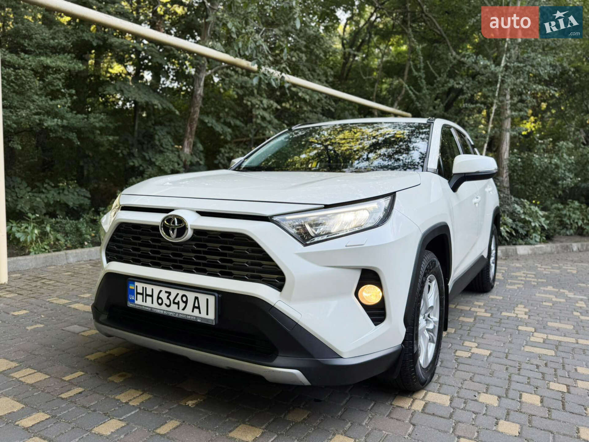 TOYOTA RAV4 2019