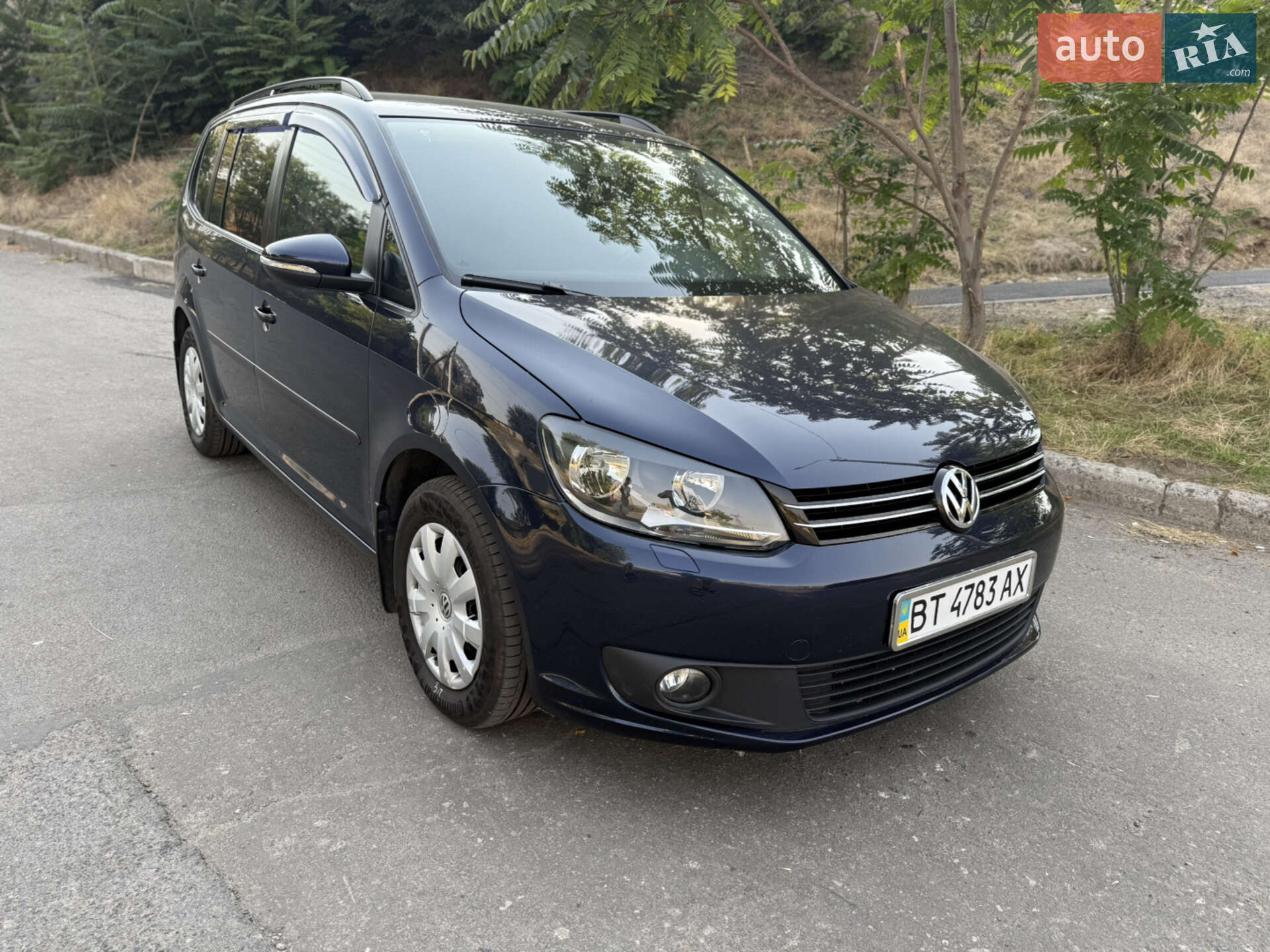 VOLKSWAGEN TOURAN 2012