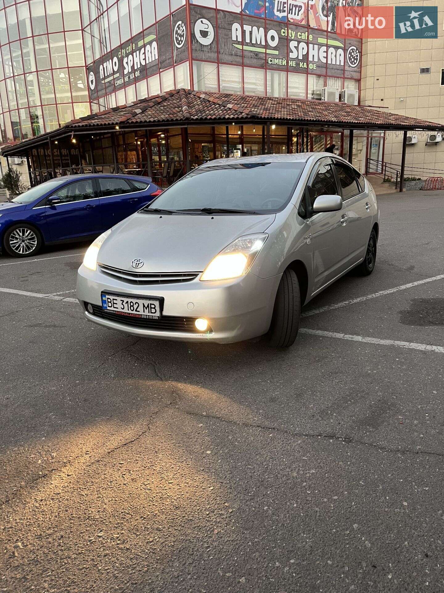 Головне фото звіту автомобіля TOYOTA PRIUS 2005