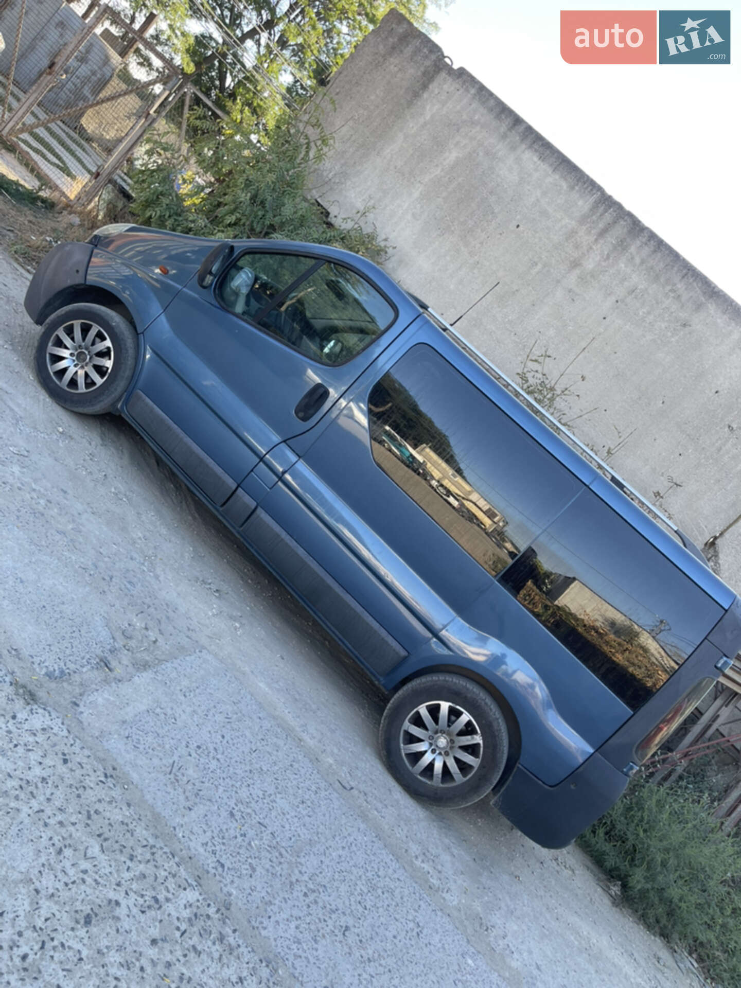 Головне фото звіту автомобіля OPEL VIVARO 2006