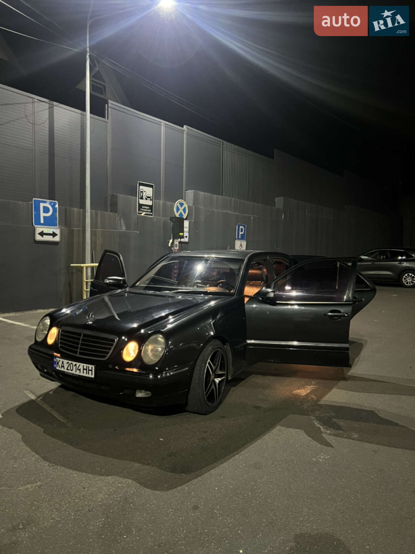 MERCEDES-BENZ E 320 2001