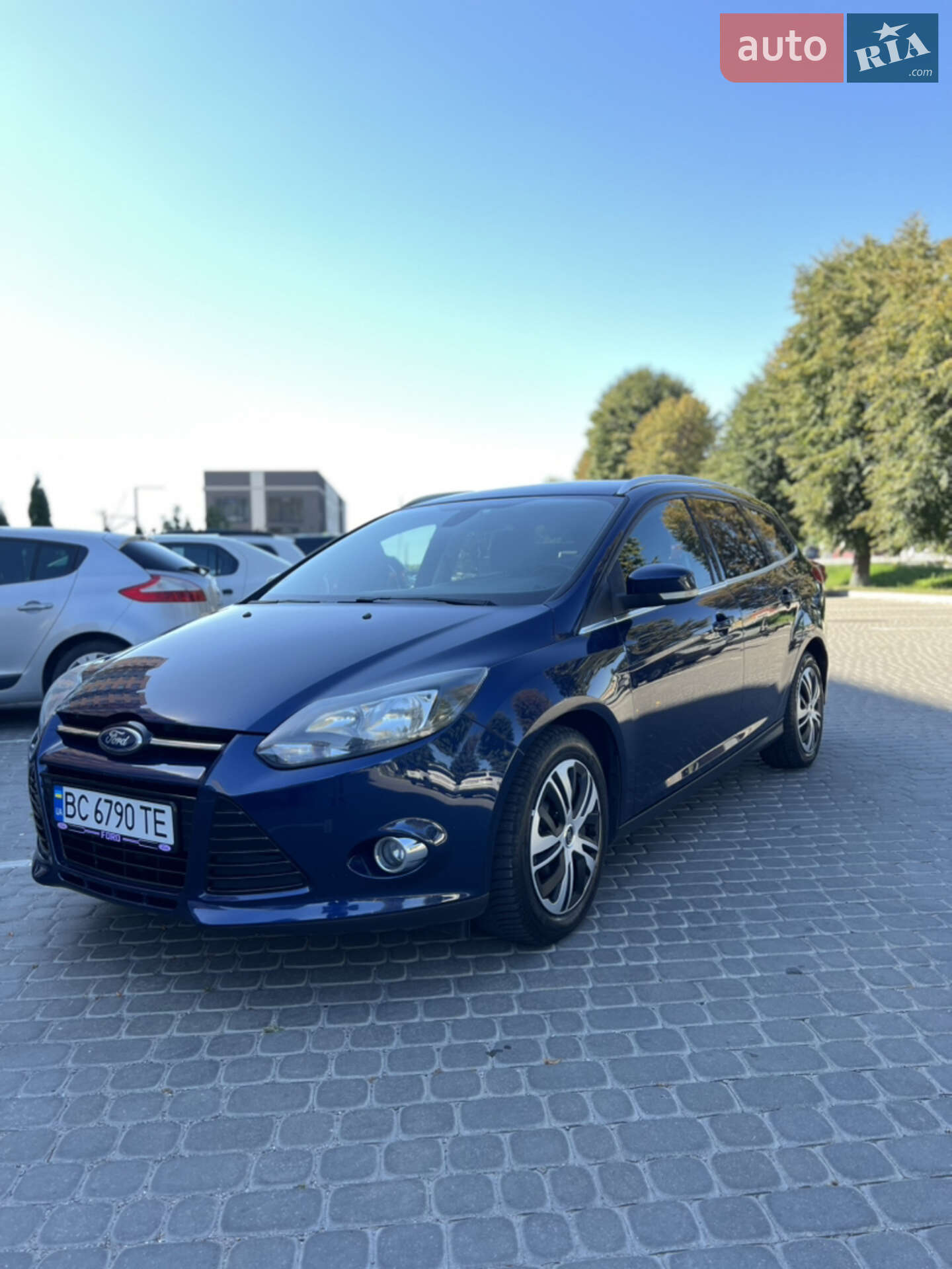 Головне фото звіту автомобіля FORD FOCUS 2011