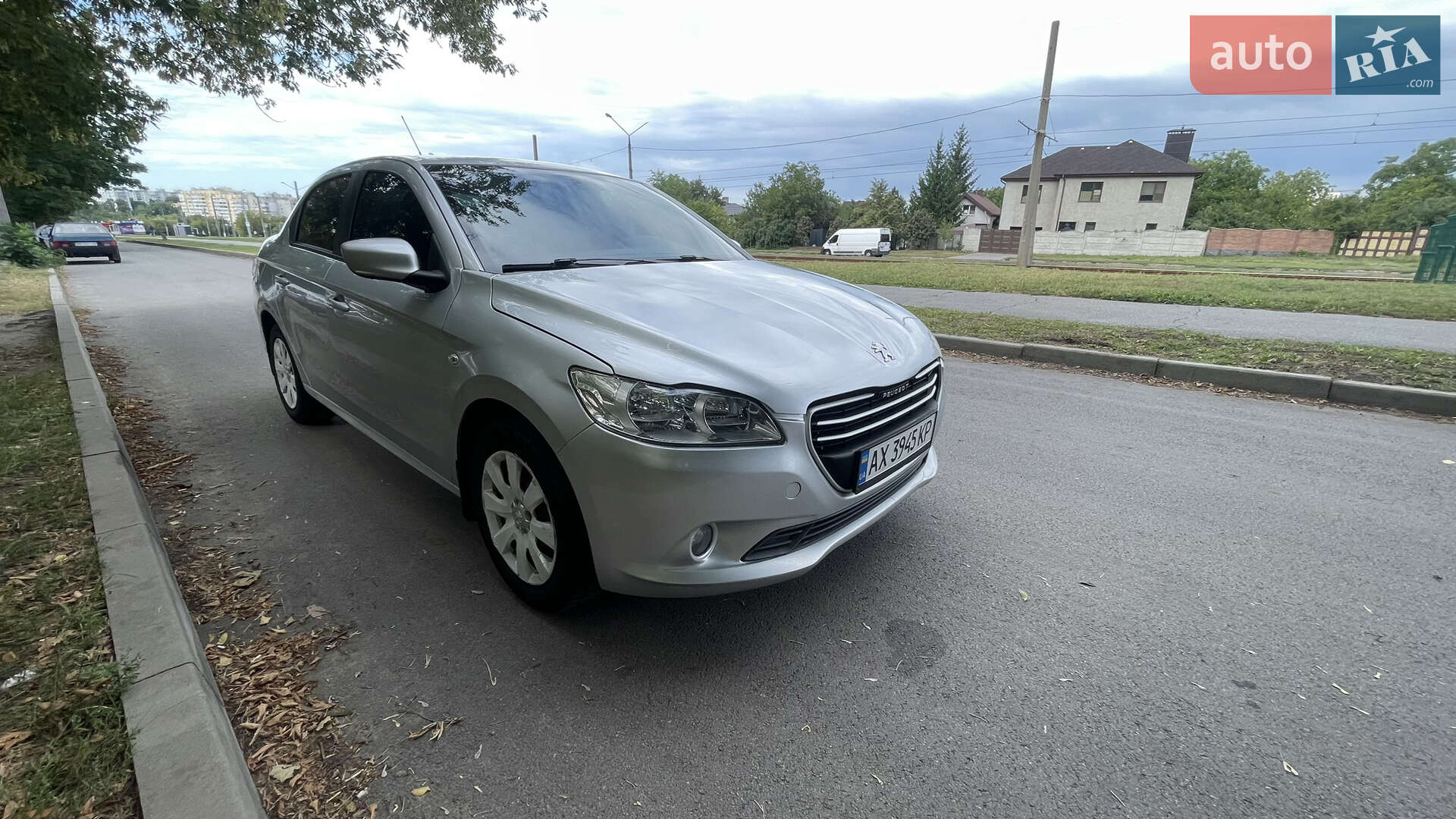PEUGEOT 301 2013
