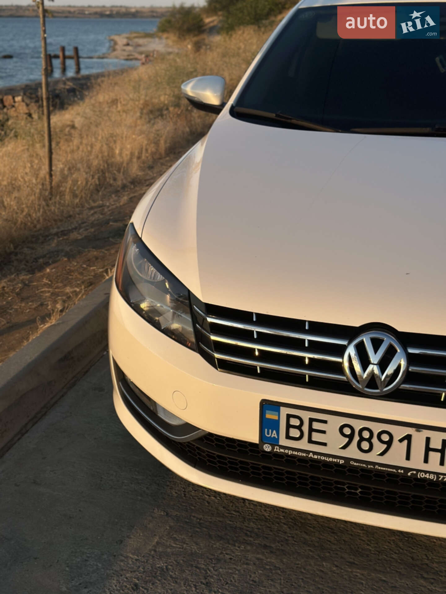 VOLKSWAGEN PASSAT 2012