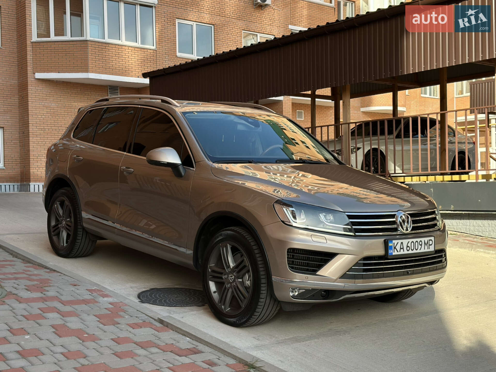 VOLKSWAGEN TOUAREG 2015