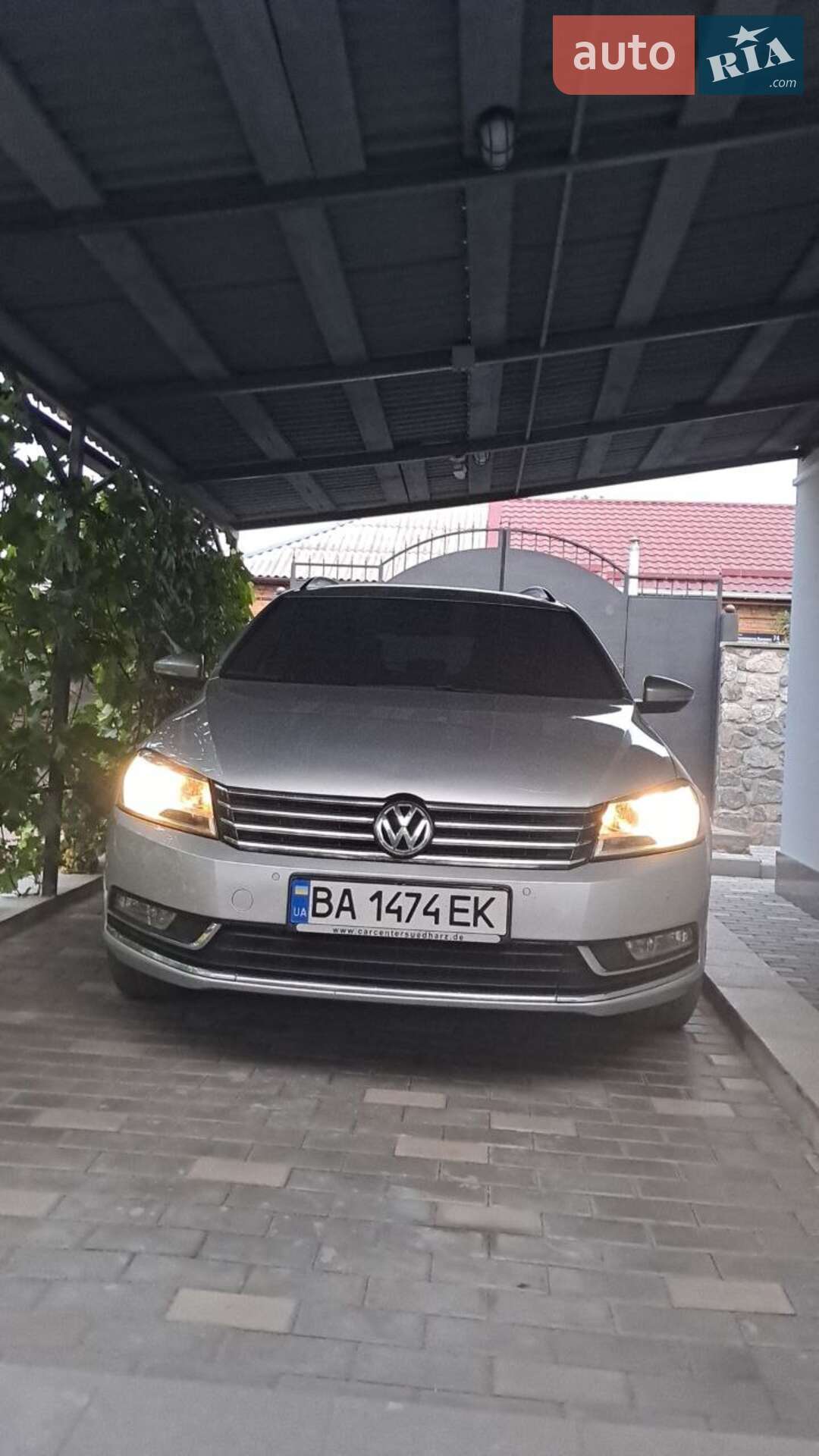VOLKSWAGEN PASSAT 2011