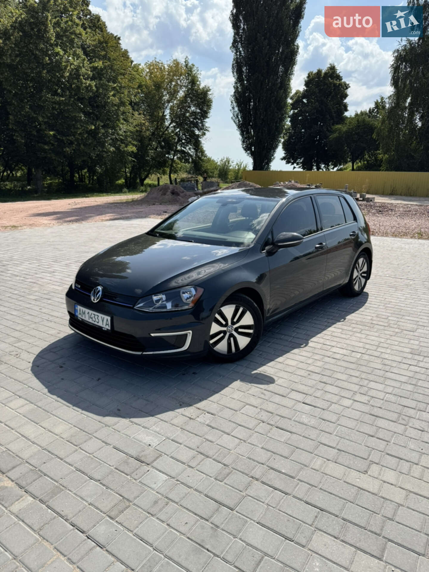 VOLKSWAGEN E-GOLF 2016