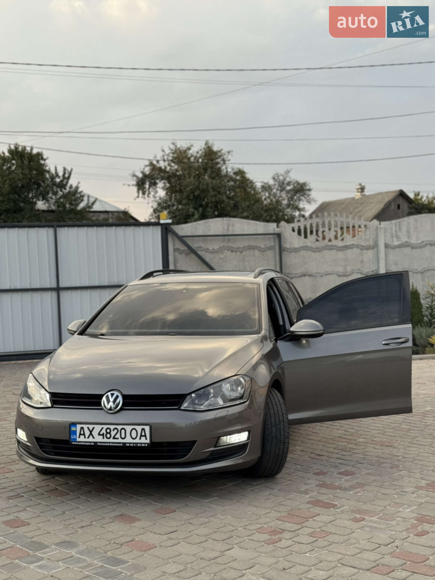 VOLKSWAGEN GOLF 2014