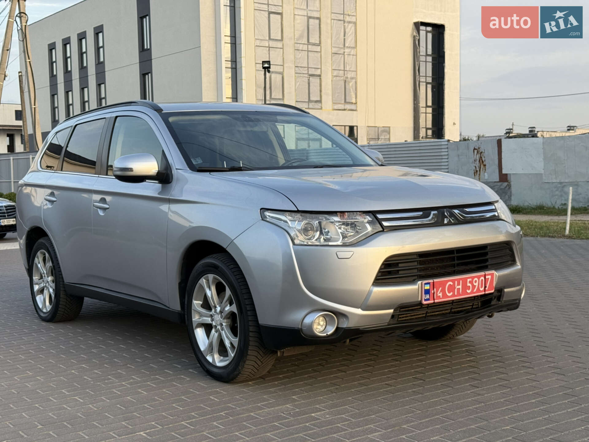 MITSUBISHI OUTLANDER 2013