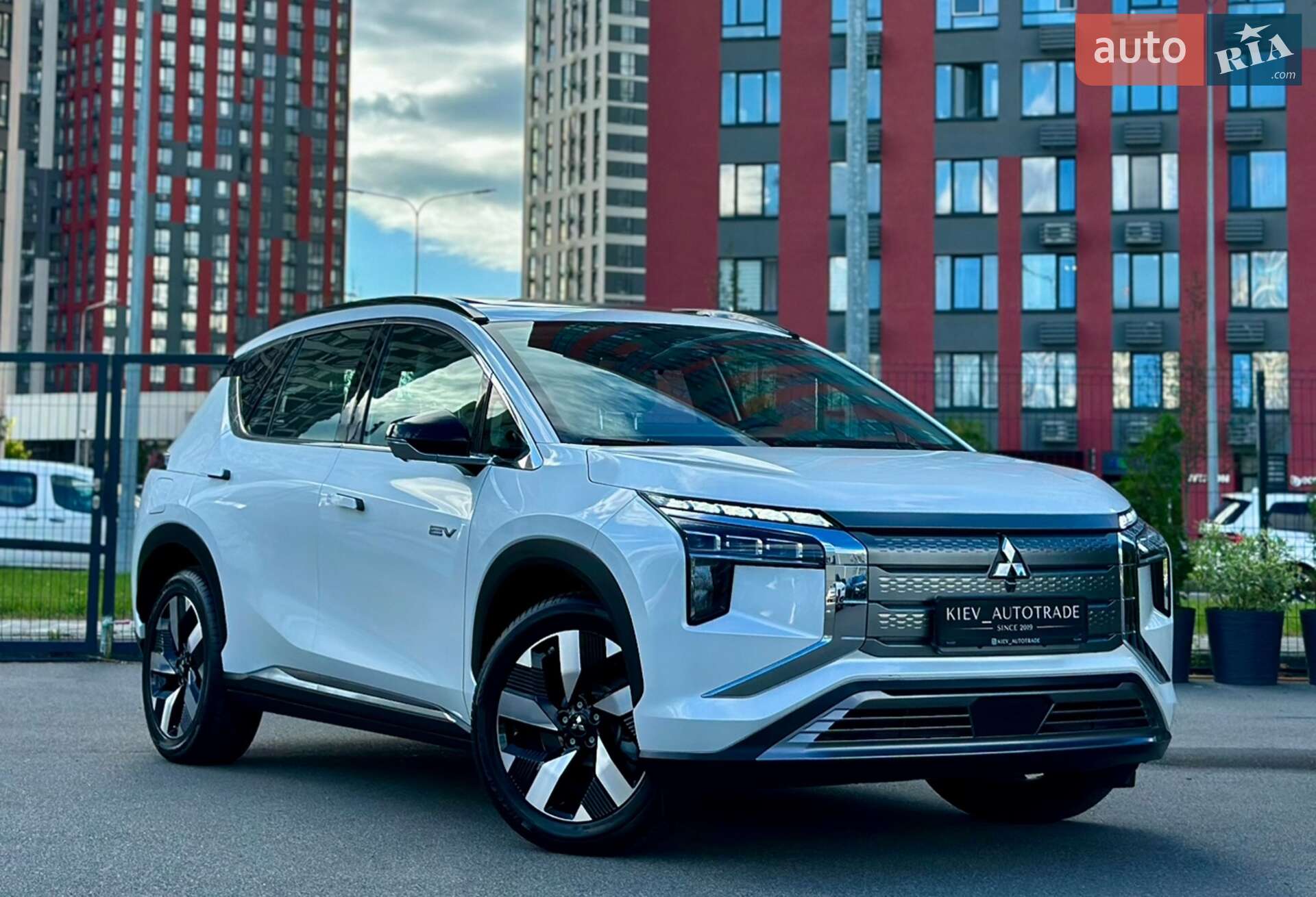 MITSUBISHI AIRTREK 2022