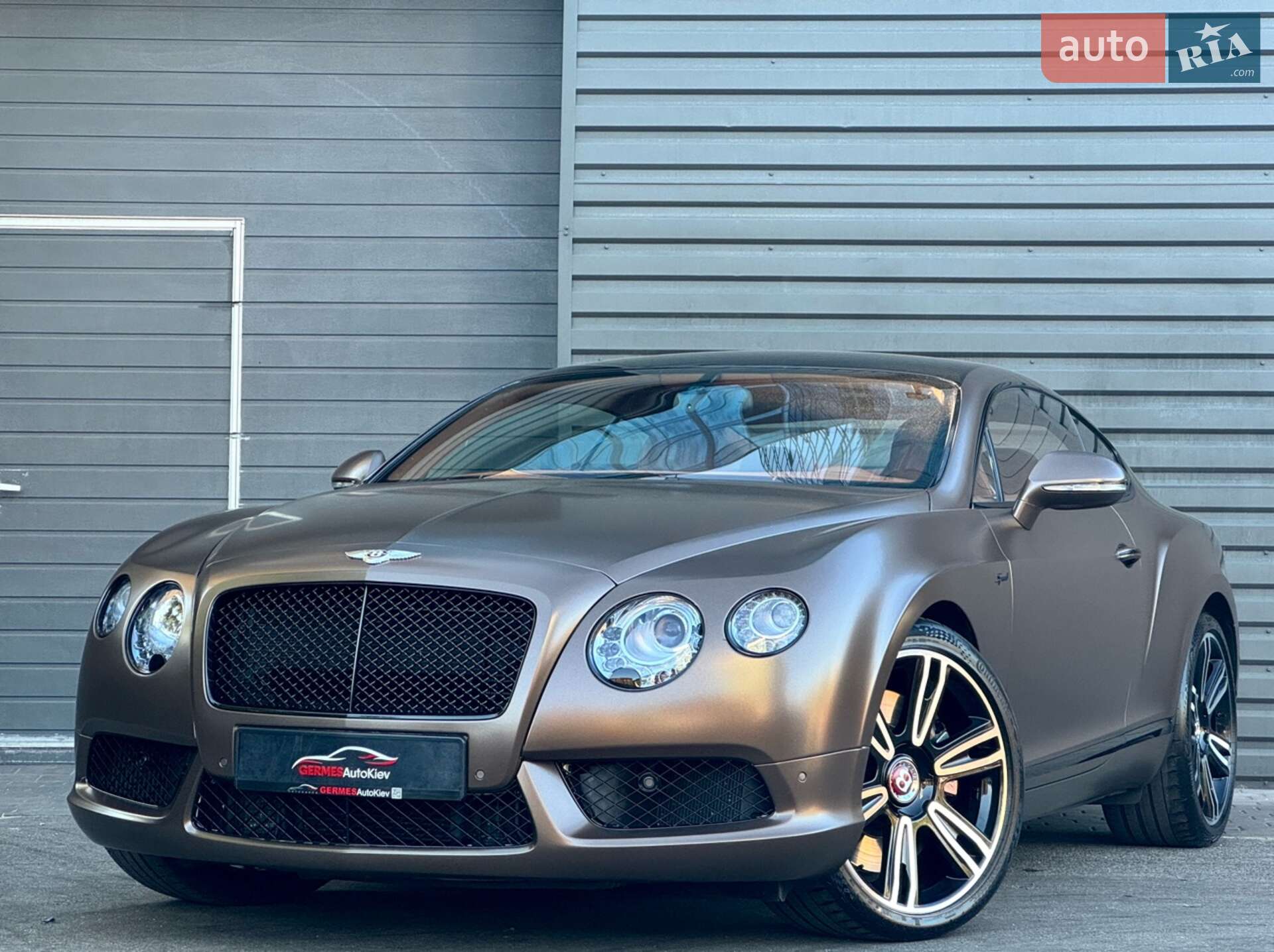 Головне фото звіту автомобіля BENTLEY CONTINENTAL GT 2014
