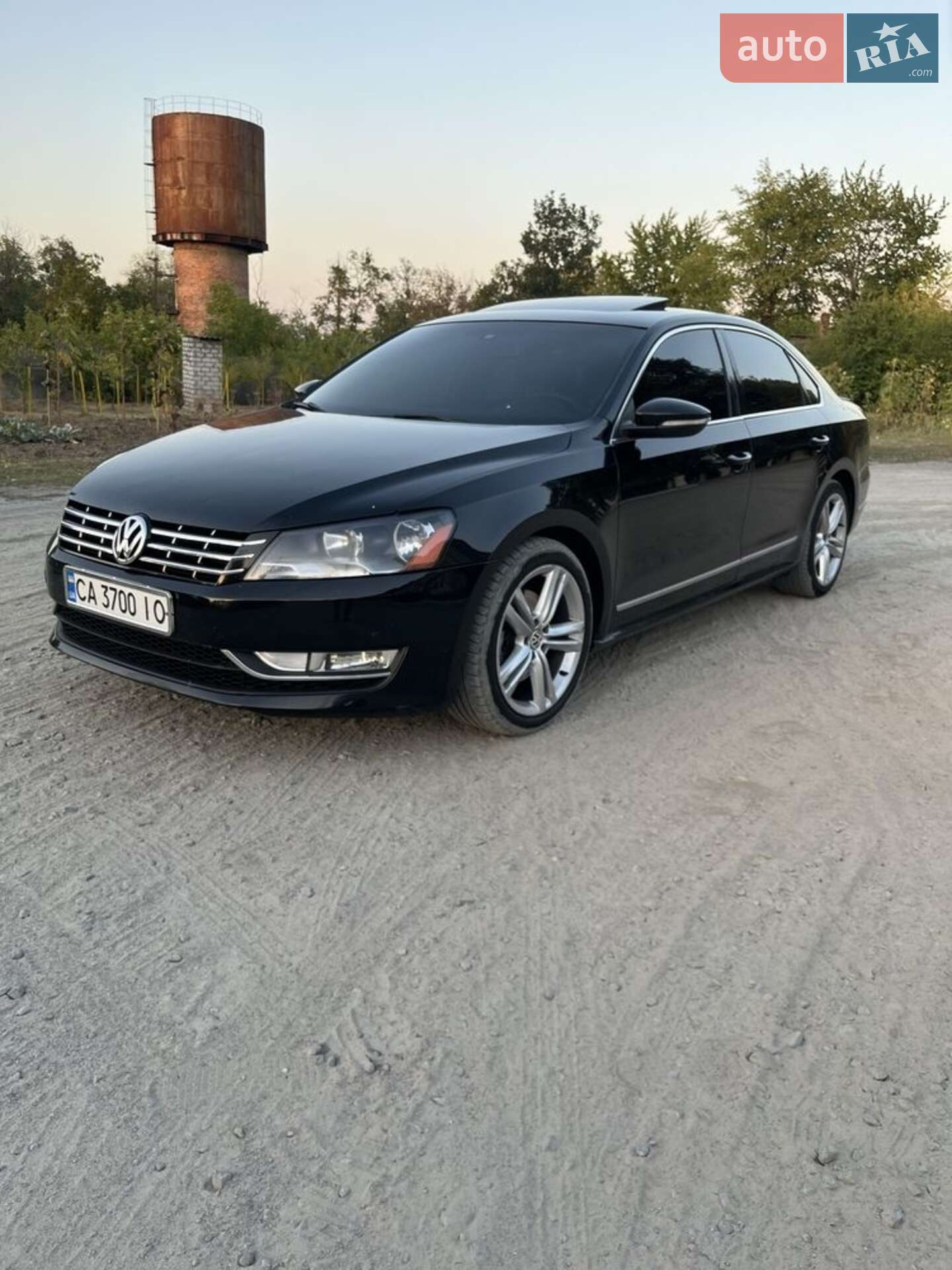 VOLKSWAGEN PASSAT 2012