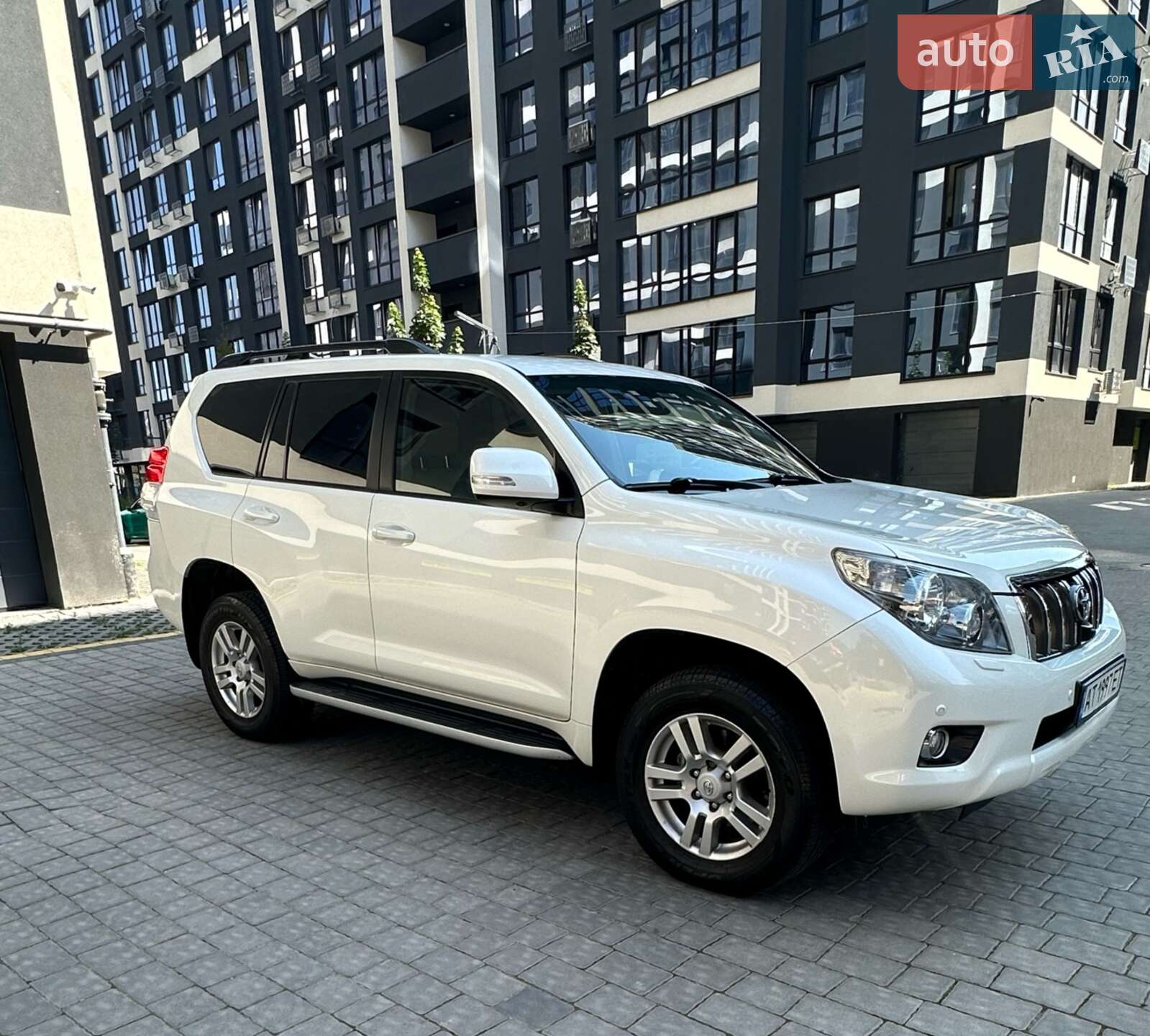 TOYOTA LAND CRUISER 150 2010