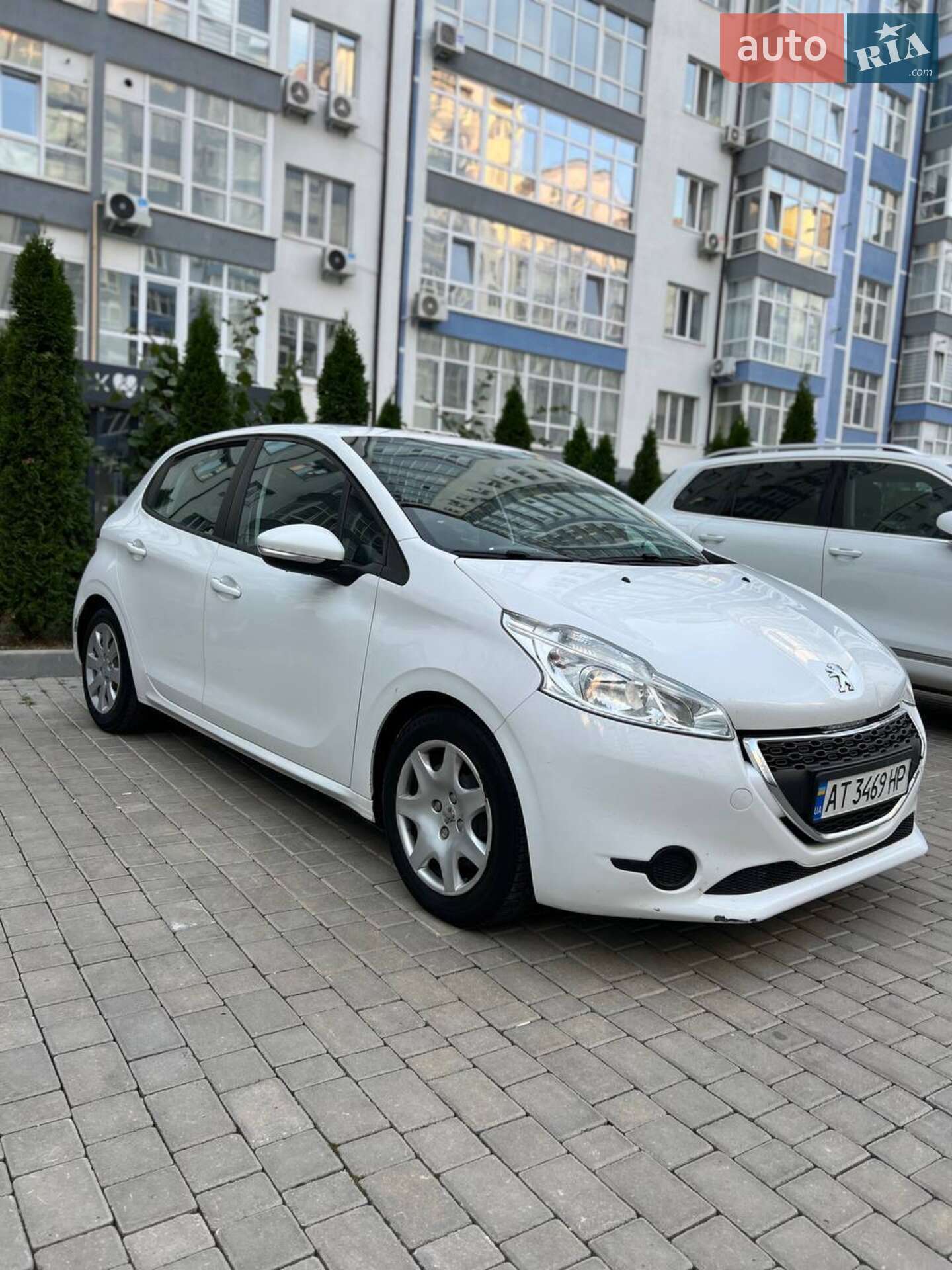 Головне фото звіту автомобіля PEUGEOT 208 2013
