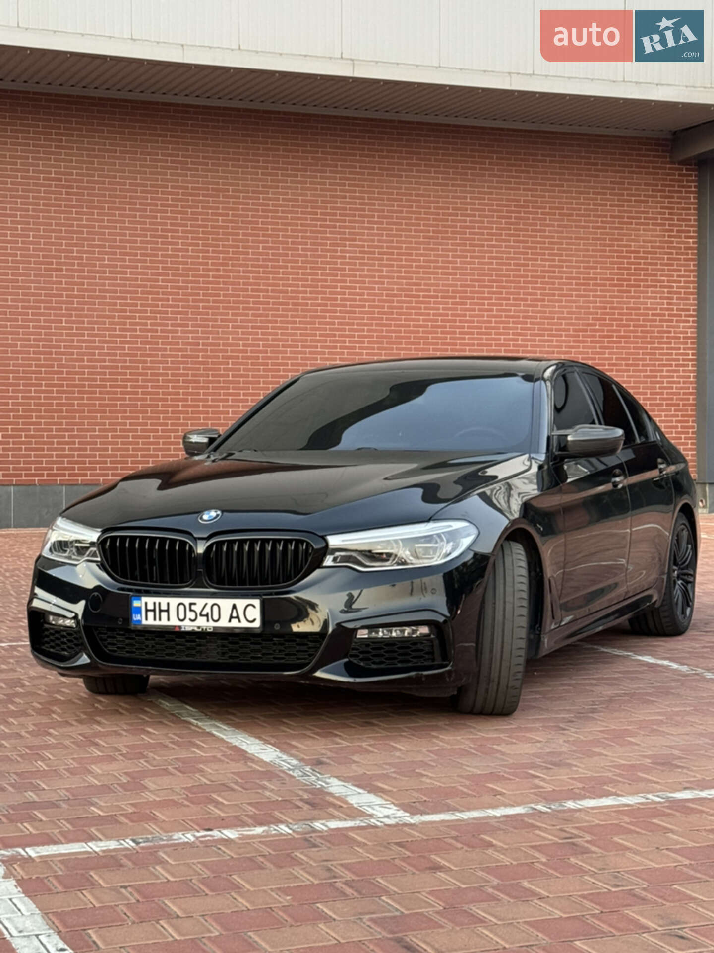Головне фото звіту автомобіля BMW 540 2017