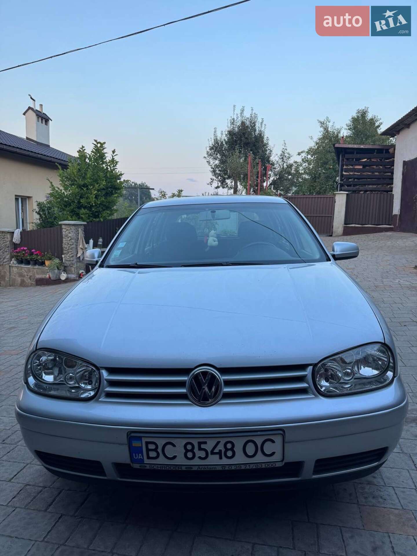 VOLKSWAGEN GOLF 2003
