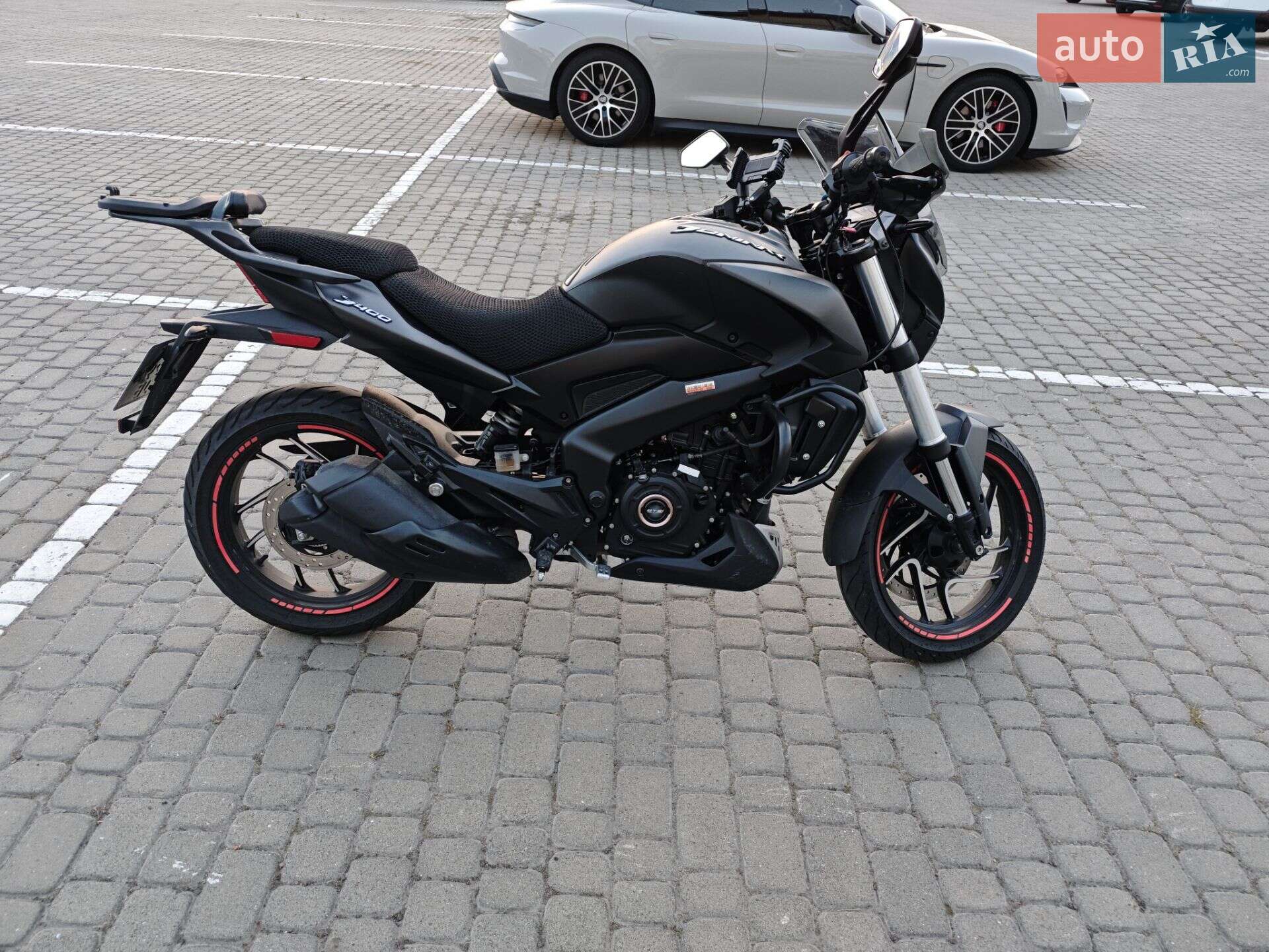 BAJAJ DOMINAR D 400 2022