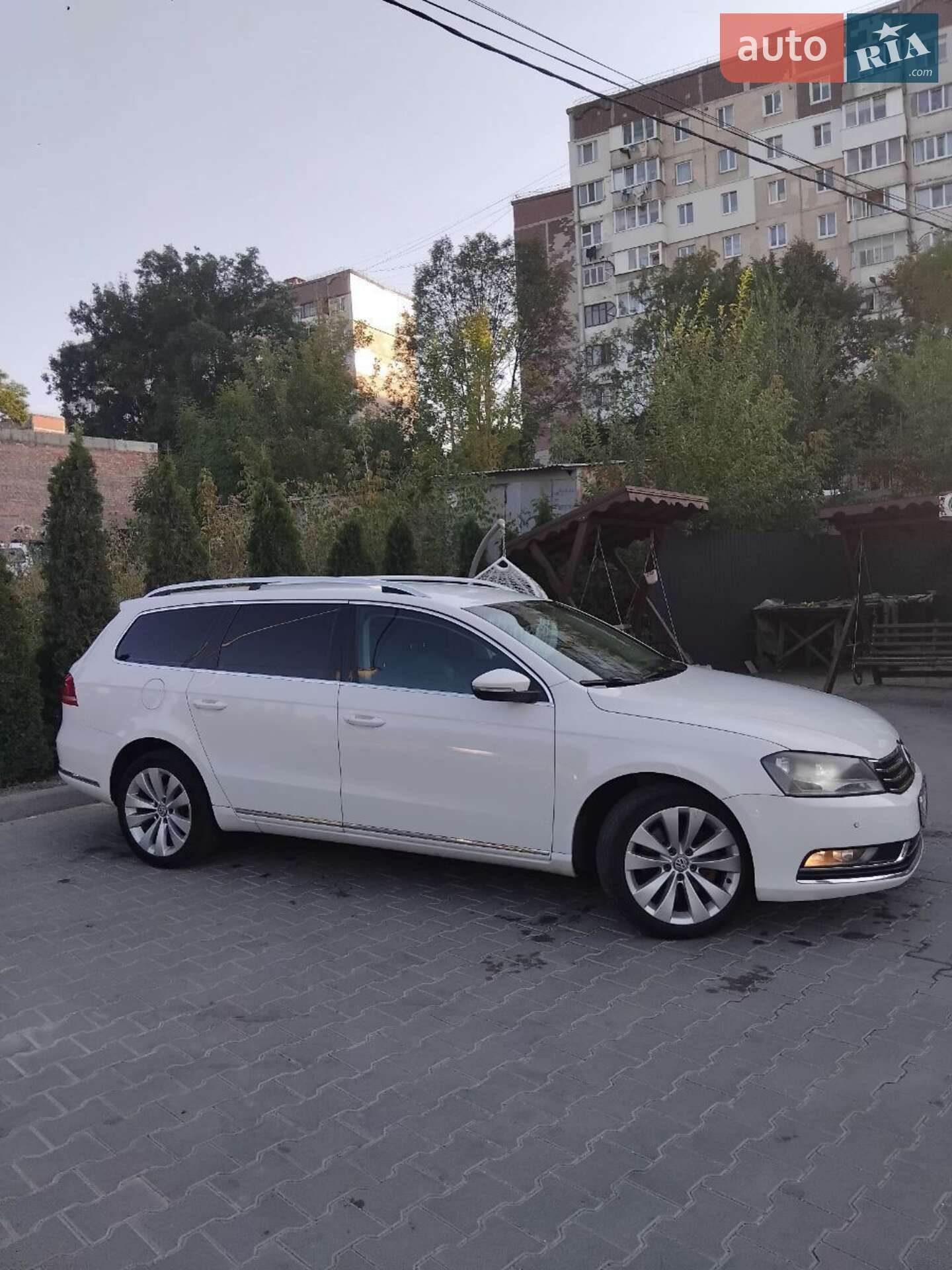 VOLKSWAGEN PASSAT 2011