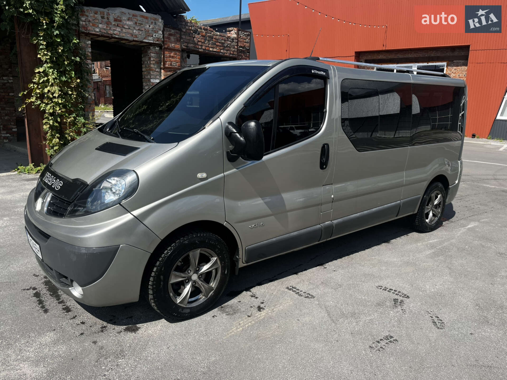 RENAULT TRAFIC 2011