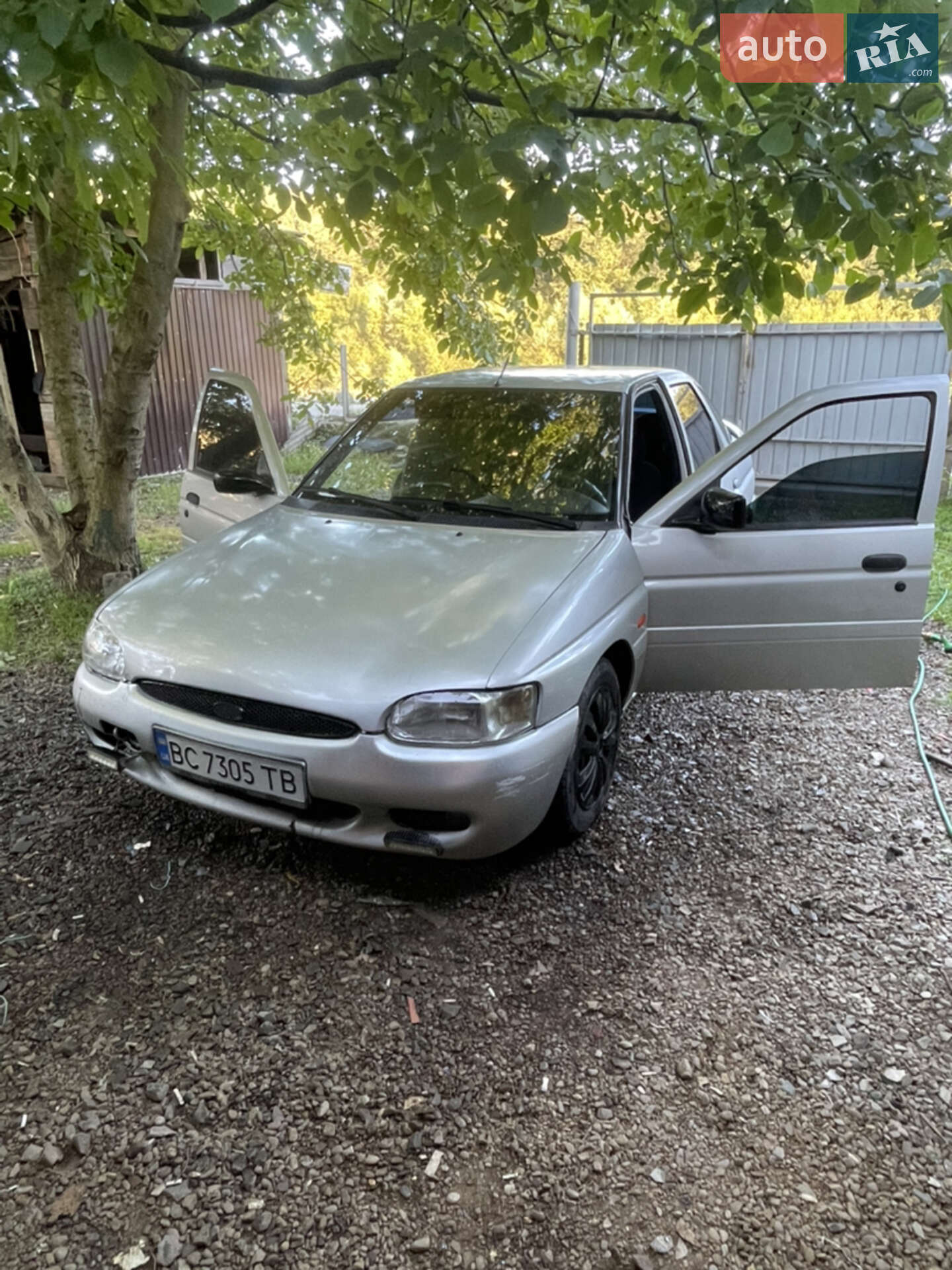 FORD ESCORT 1998