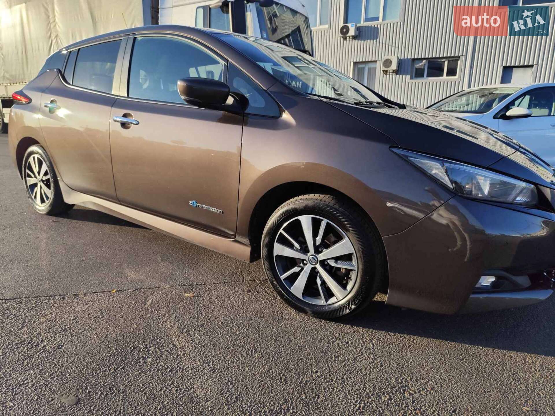 Головне фото звіту автомобіля NISSAN LEAF 2018