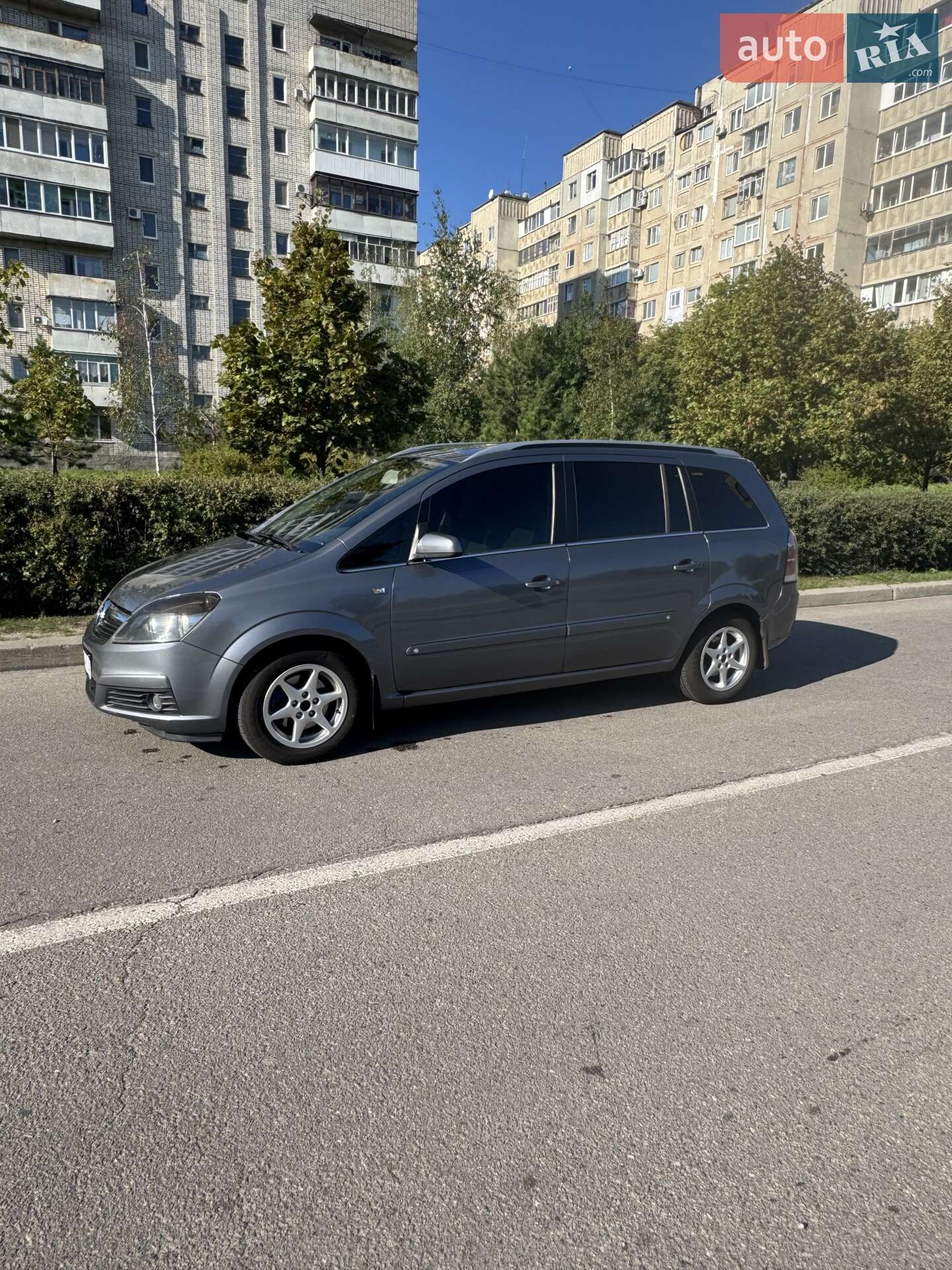 Головне фото звіту автомобіля OPEL ZAFIRA 2005