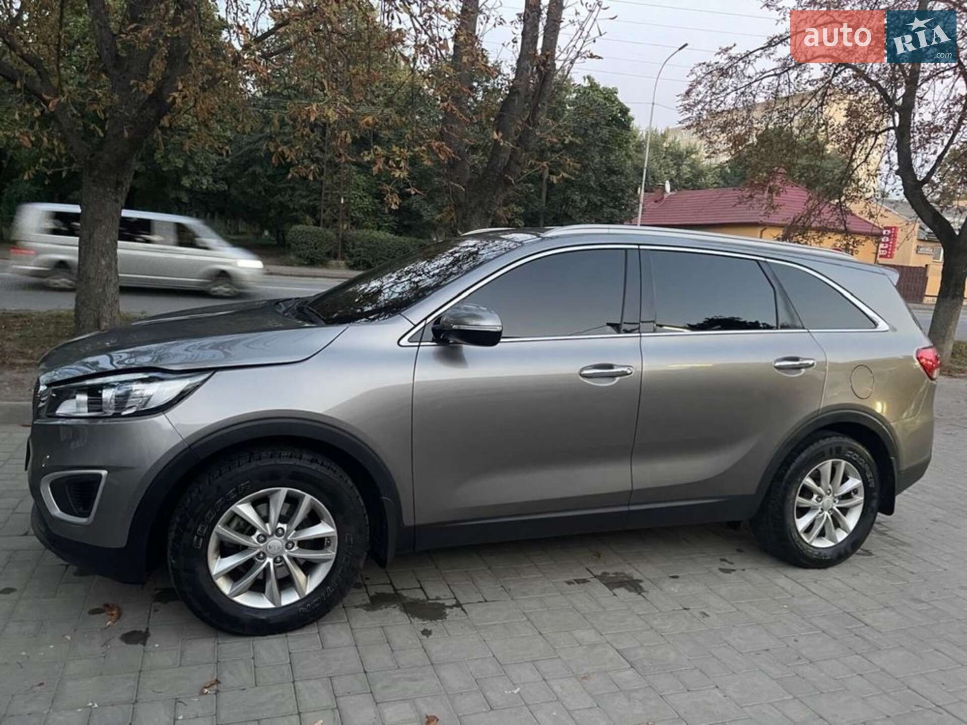Головне фото звіту автомобіля KIA SORENTO 2016