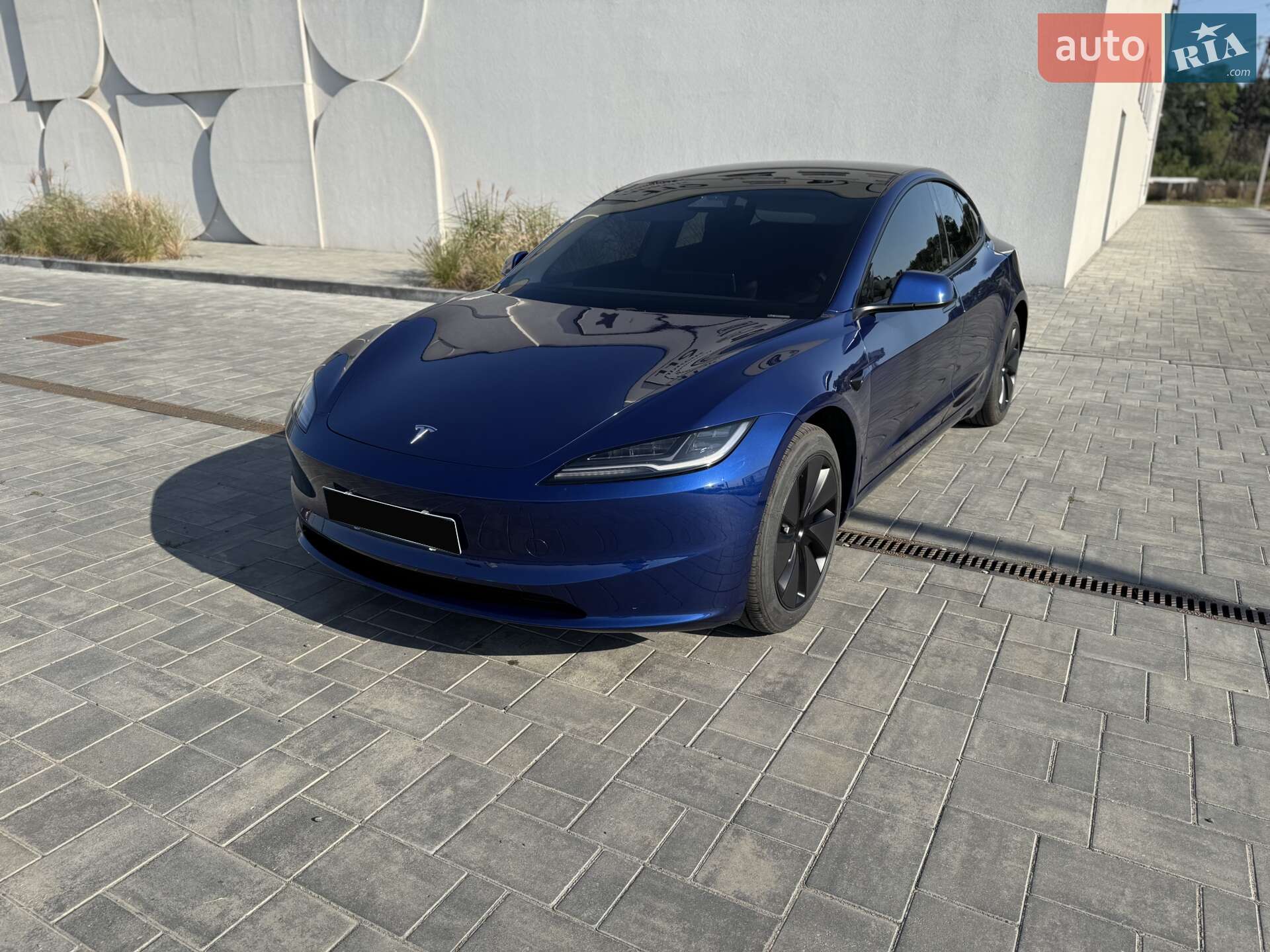 Головне фото звіту автомобіля TESLA MODEL 3 2024