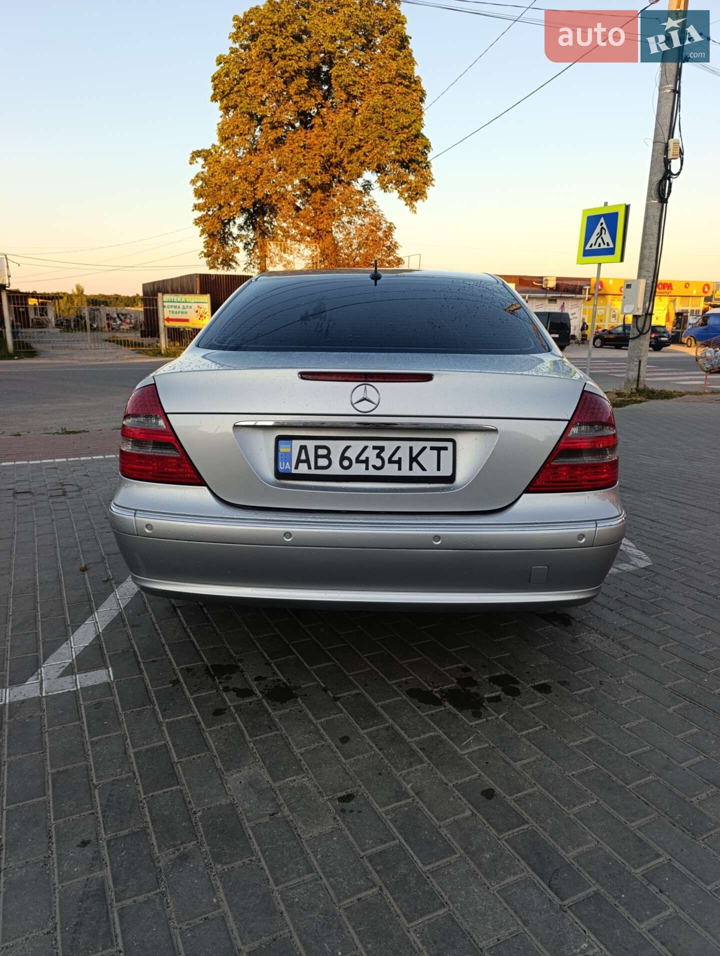 MERCEDES-BENZ E 240 2003