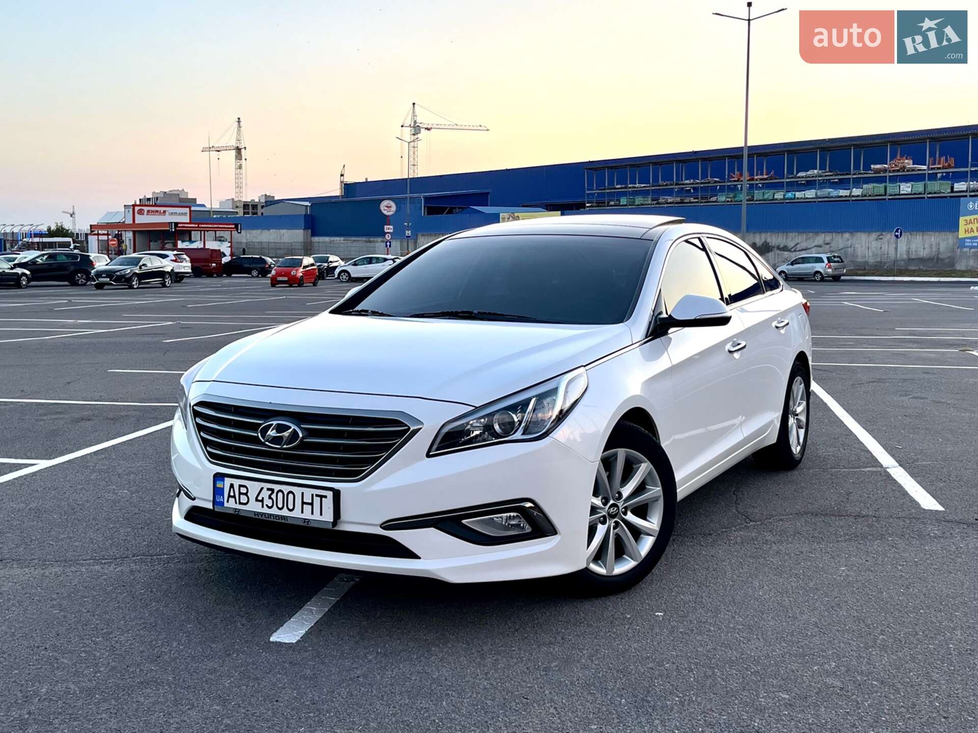 Головне фото звіту автомобіля HYUNDAI SONATA 2015
