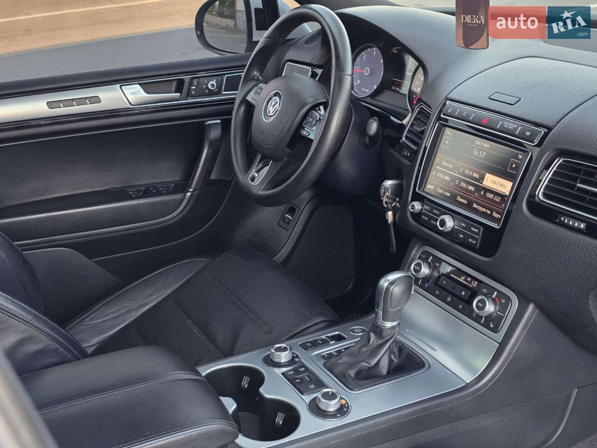 VOLKSWAGEN TOUAREG 2016