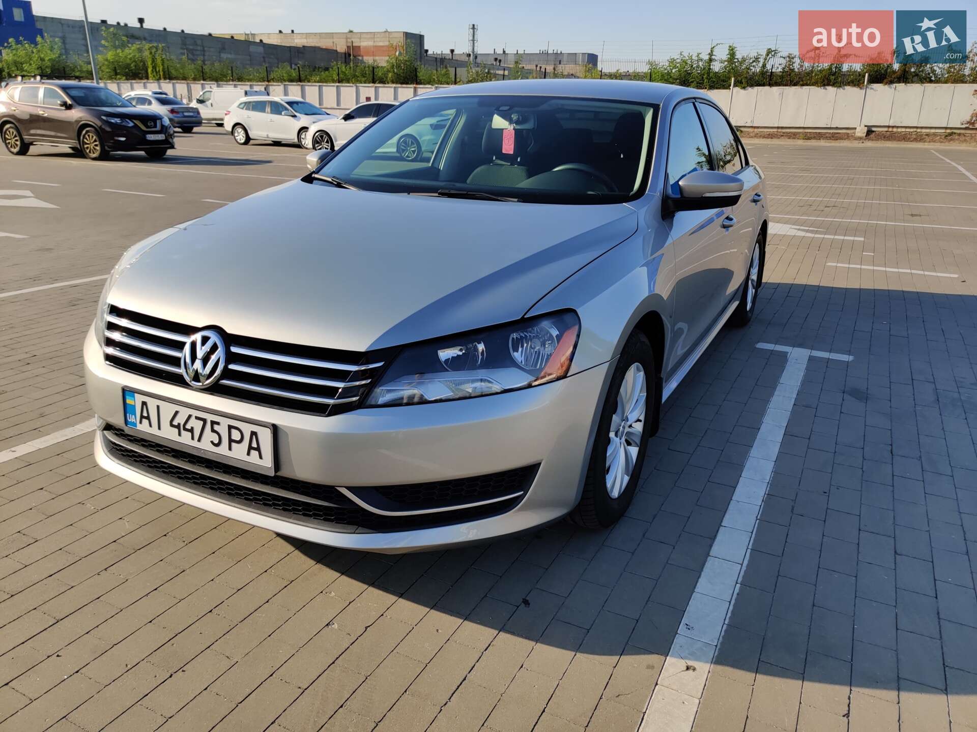 VOLKSWAGEN PASSAT 2012