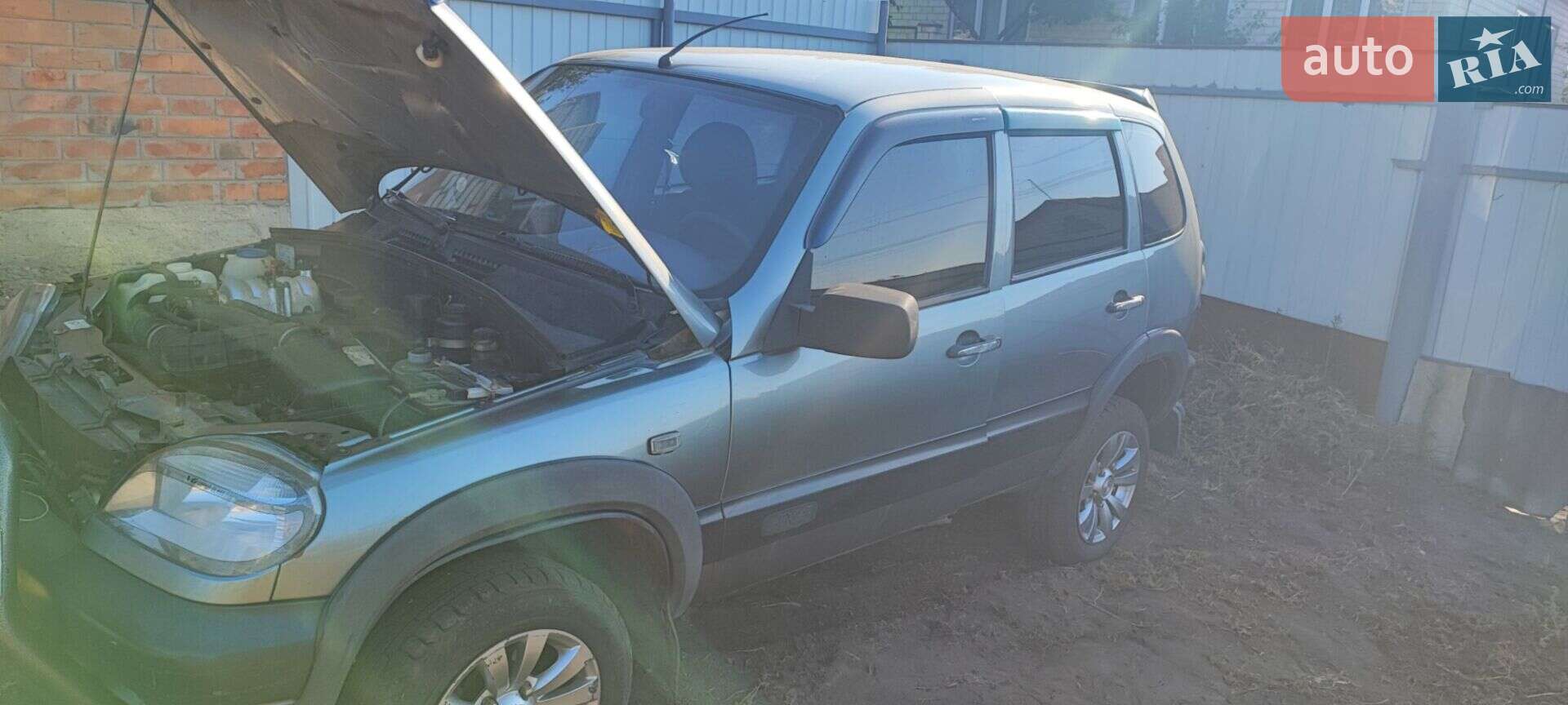 Головне фото звіту автомобіля CHEVROLET NIVA 2006